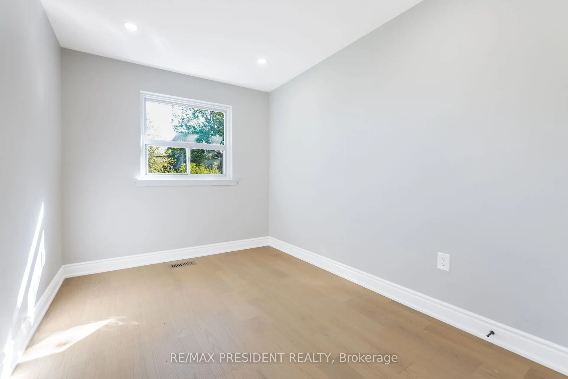 2420 Edenhurst Drive
