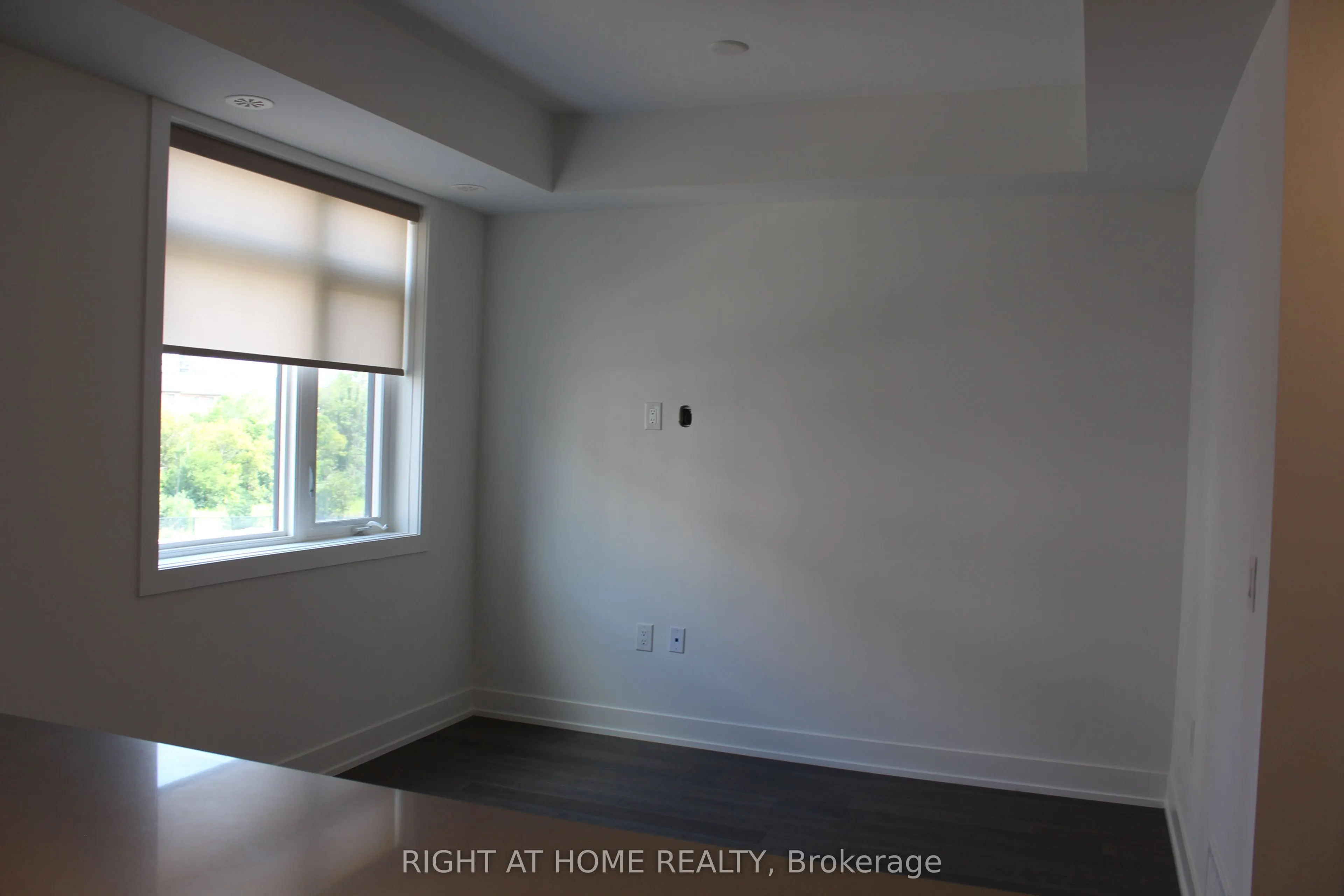 1075 Douglas Mccurdy Common #249