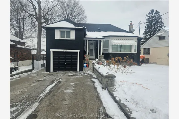 64 Pelmo Crescent