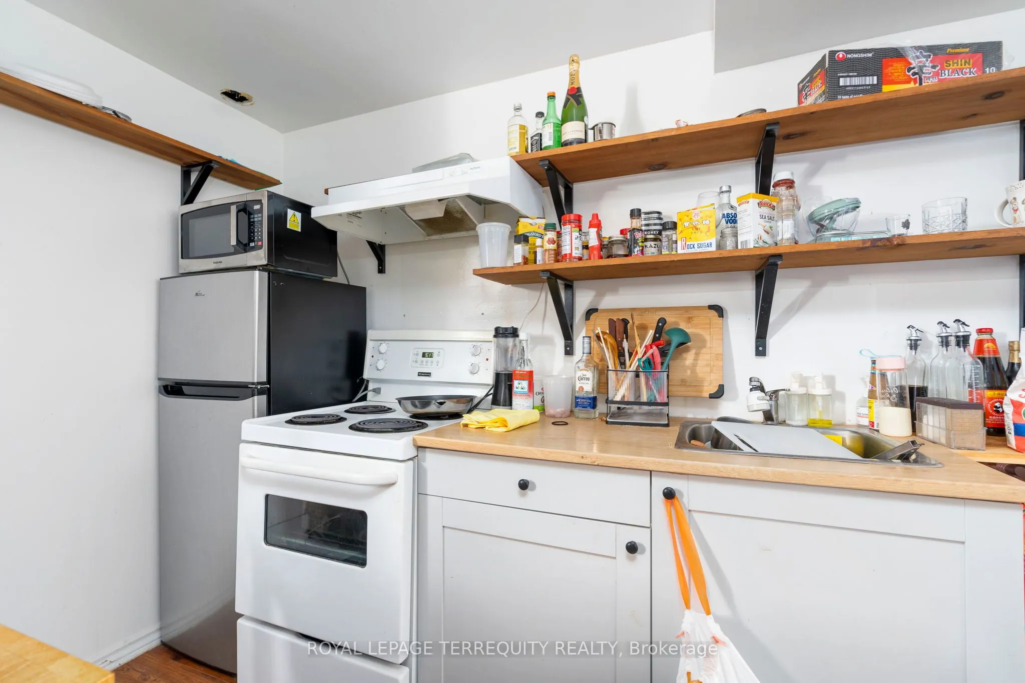 64 Pelmo Crescent