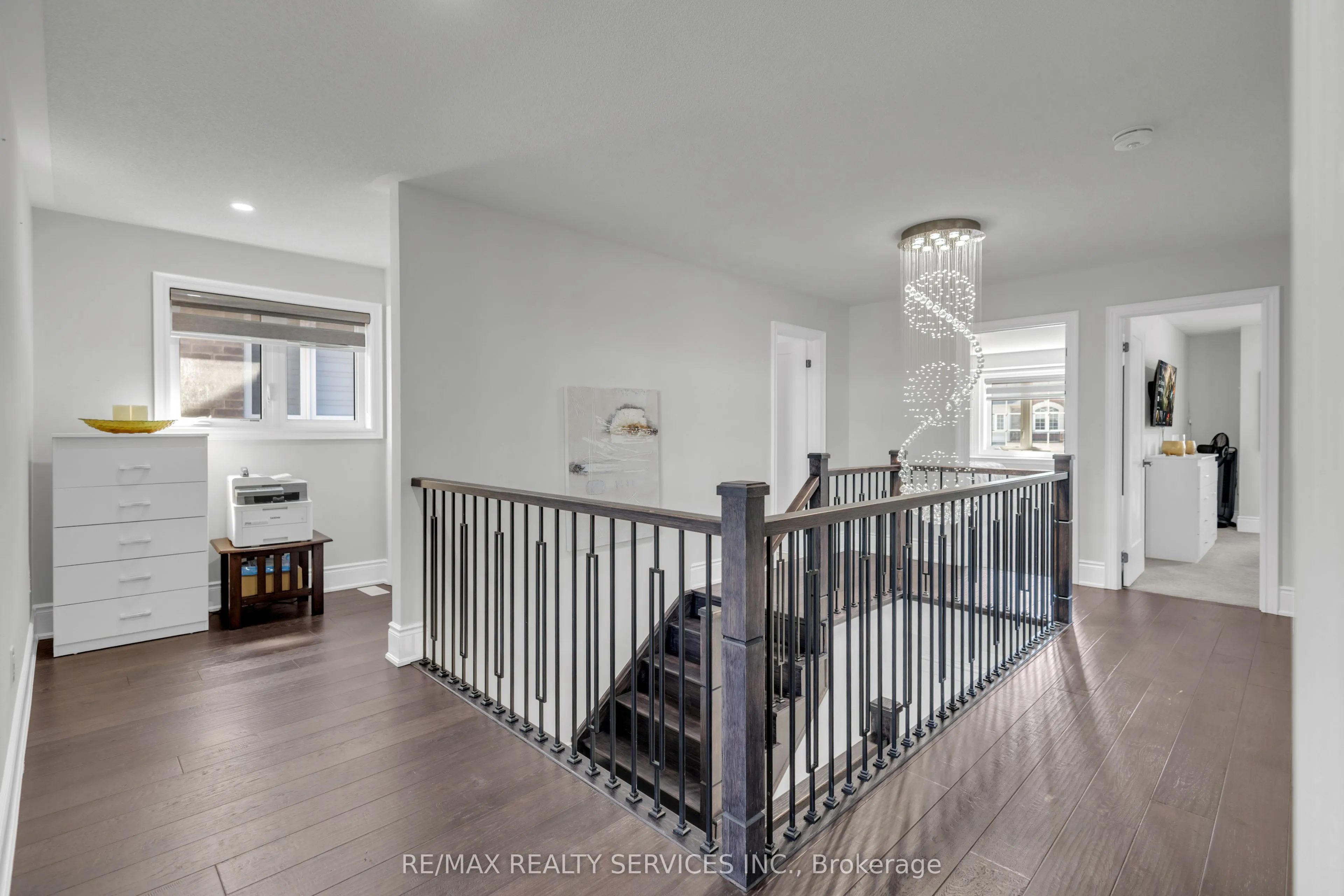 40 Rosewell Crescent