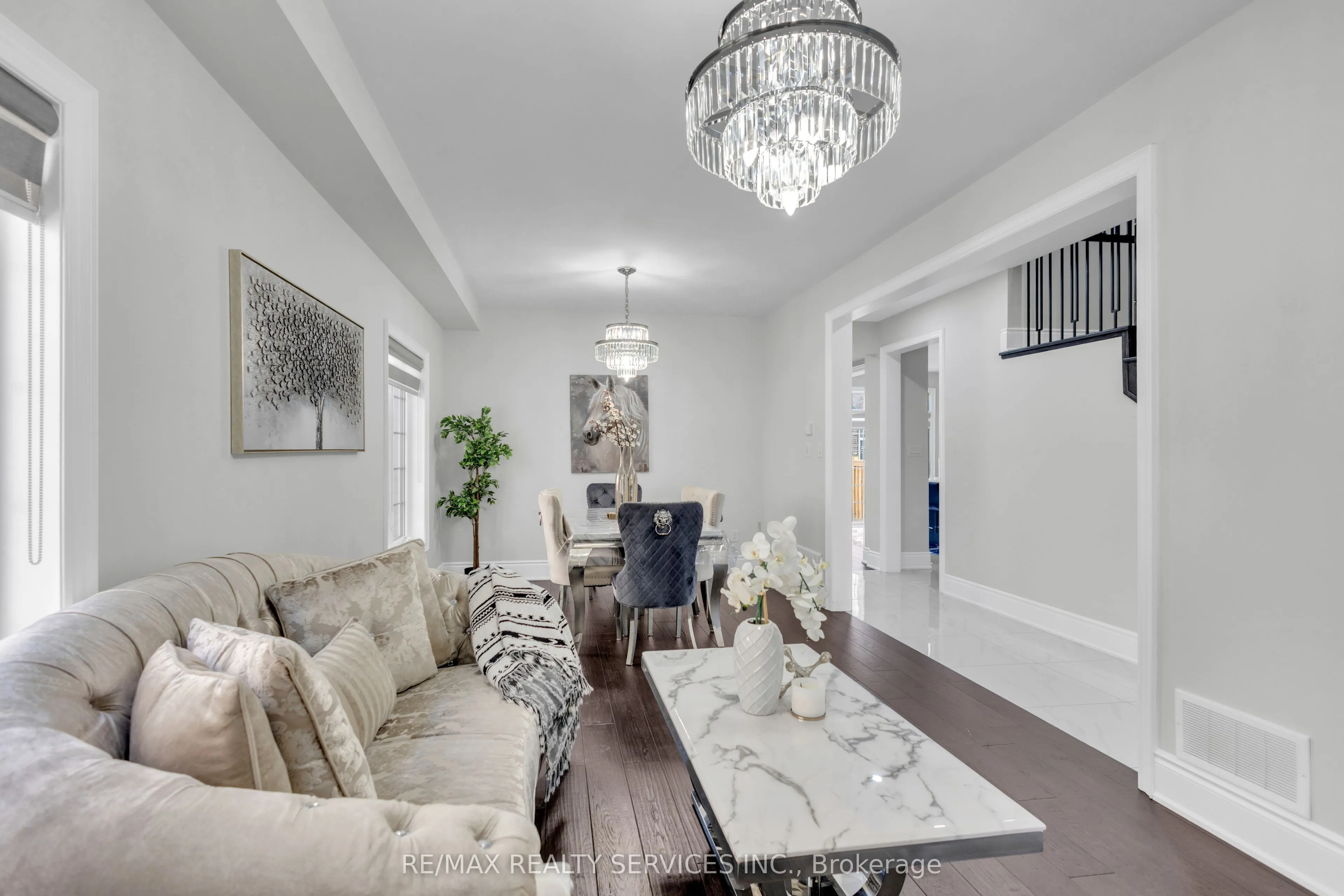 40 Rosewell Crescent