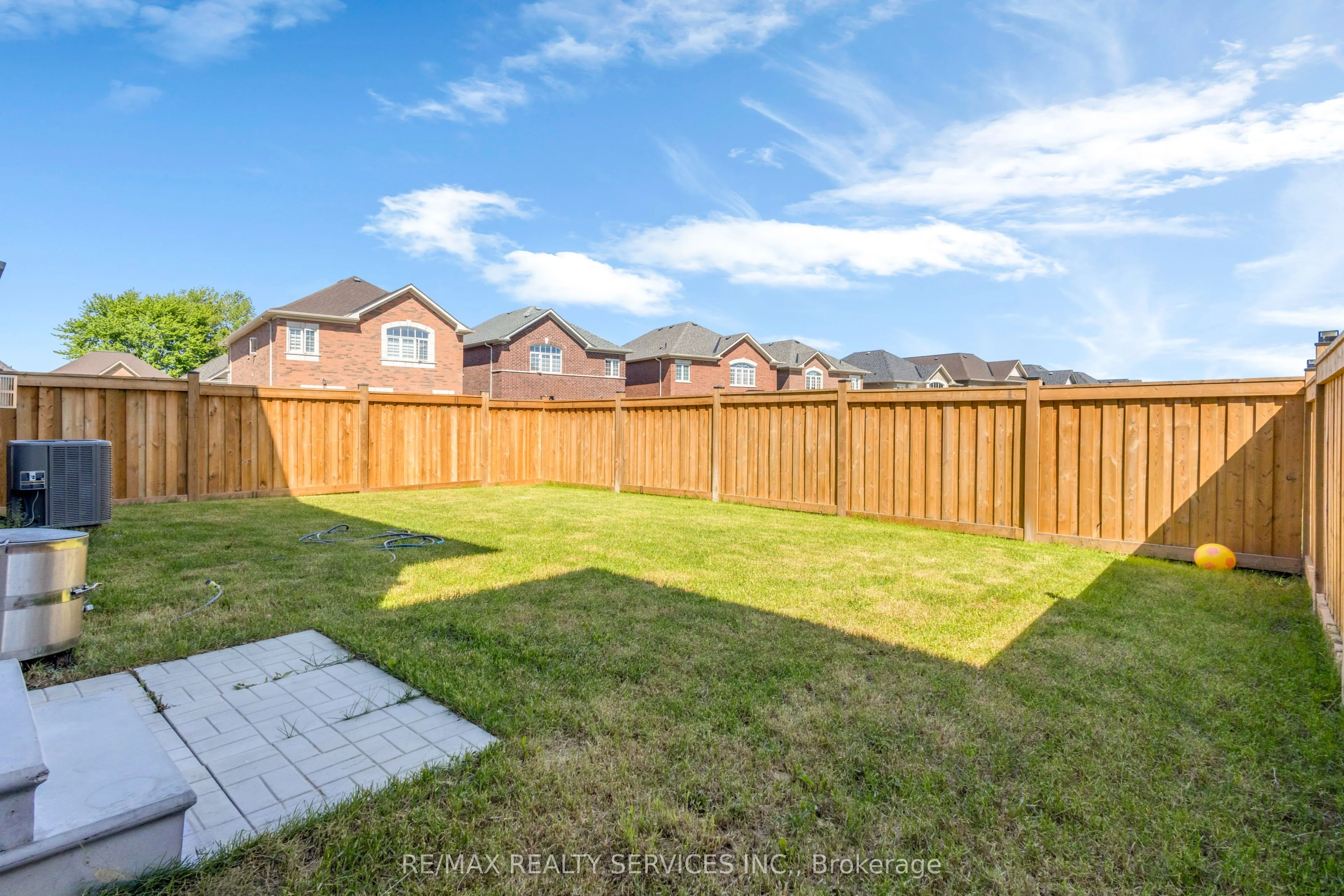 40 Rosewell Crescent