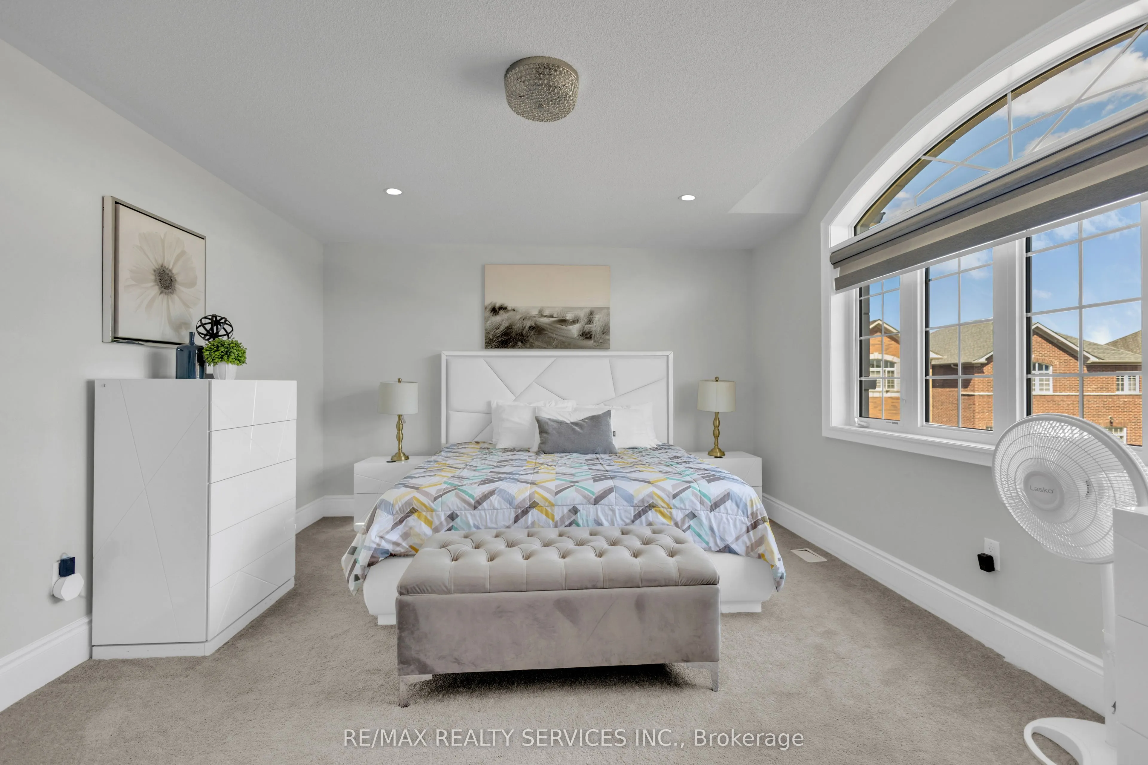40 Rosewell Crescent