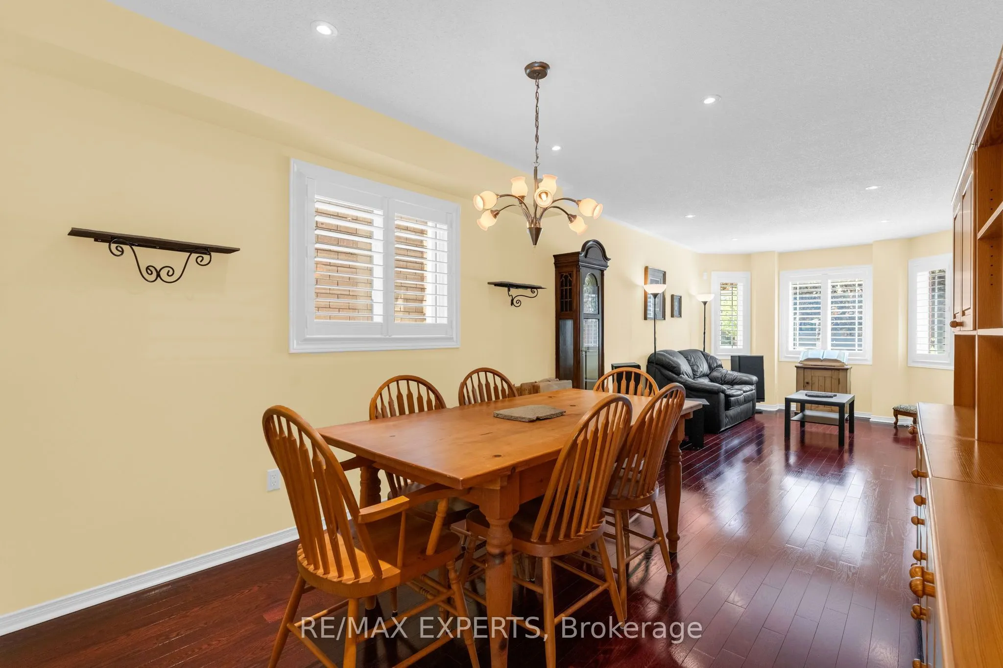 45 Sunkist Valley Road