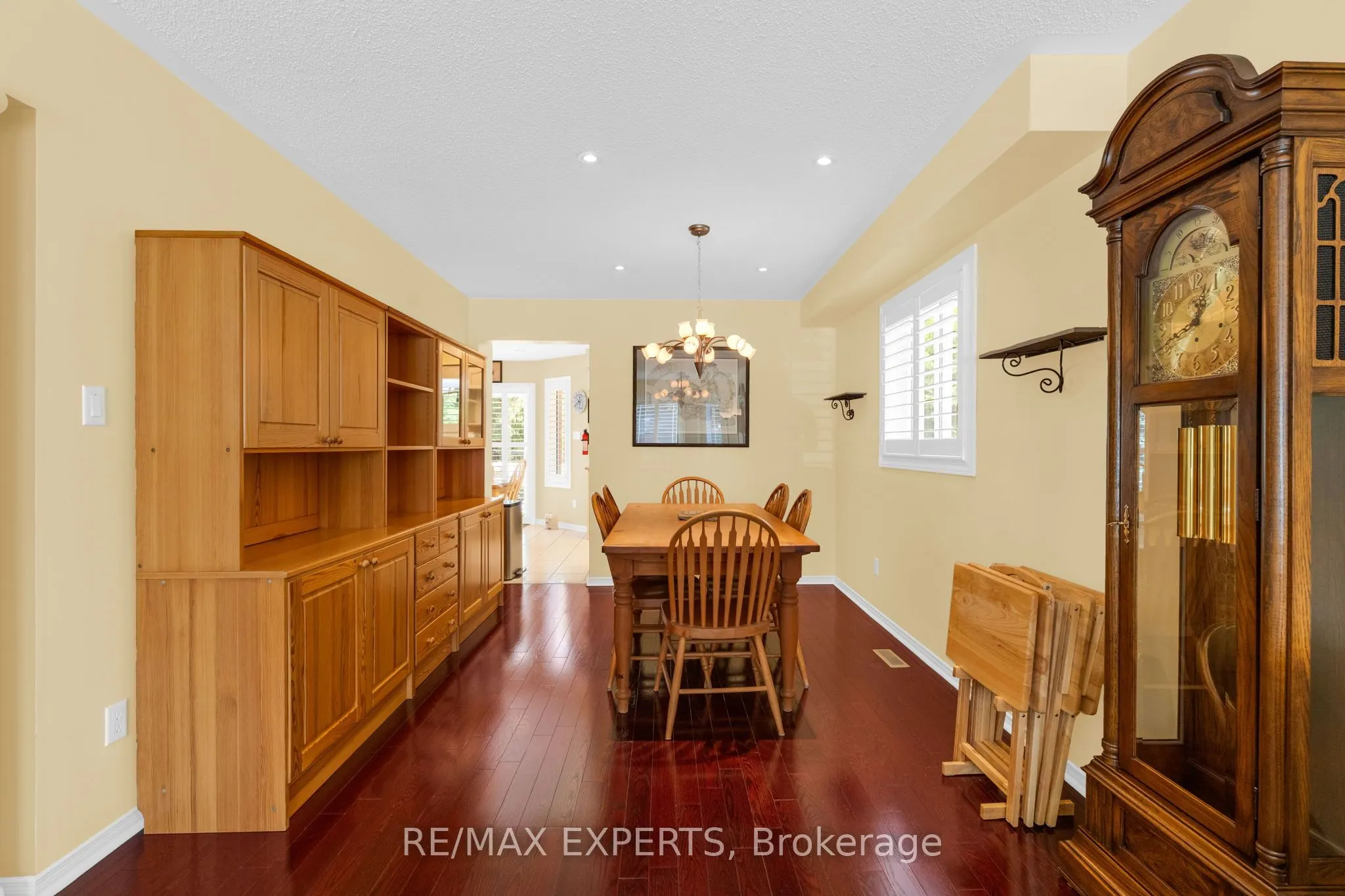 45 Sunkist Valley Road