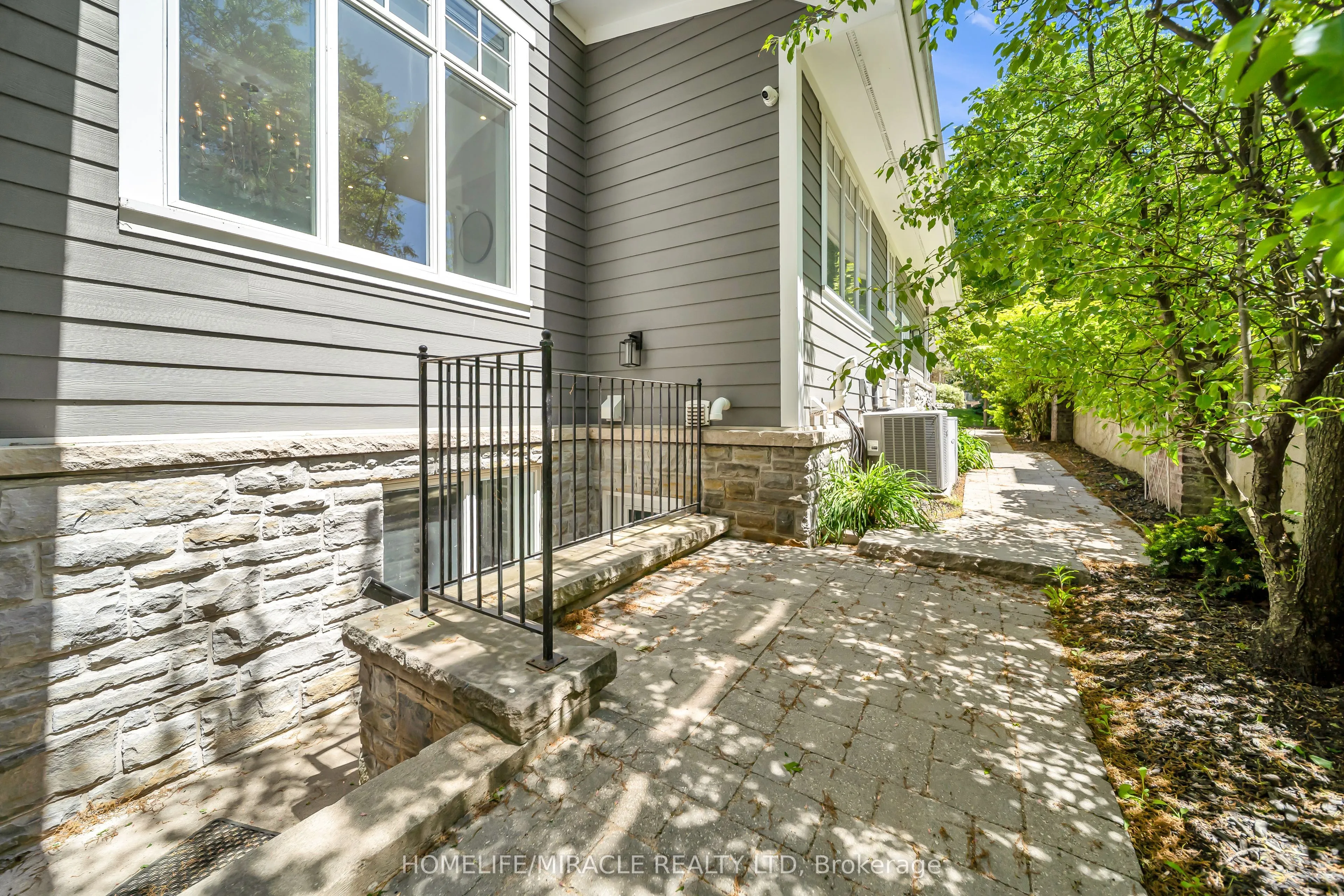 271 Oakhill Road