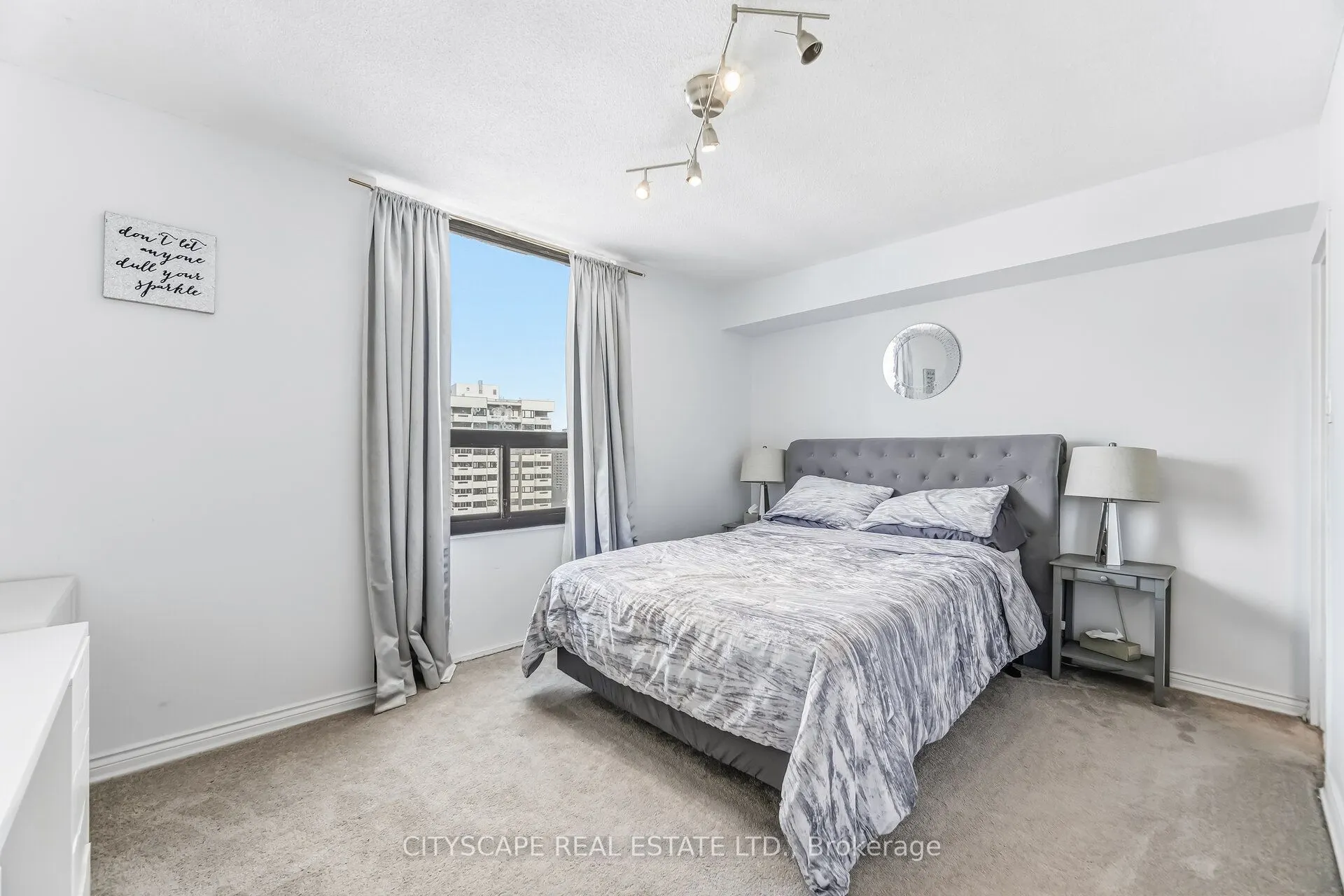 20 Mississauga Valley Boulevard #1706