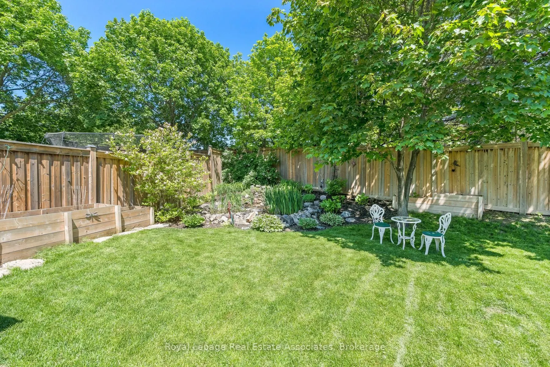 26 Marilyn Crescent