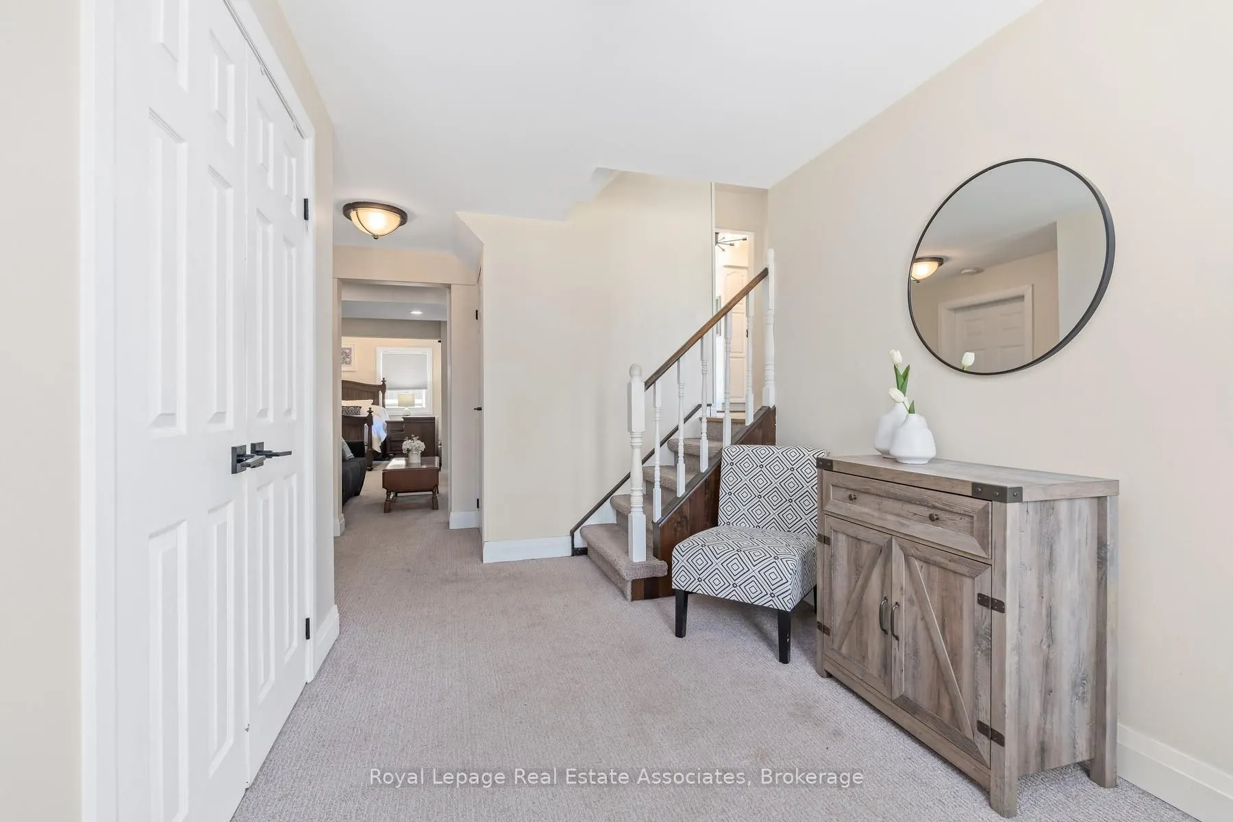 26 Marilyn Crescent