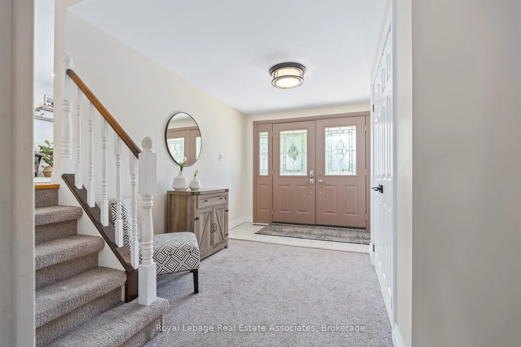 26 Marilyn Crescent