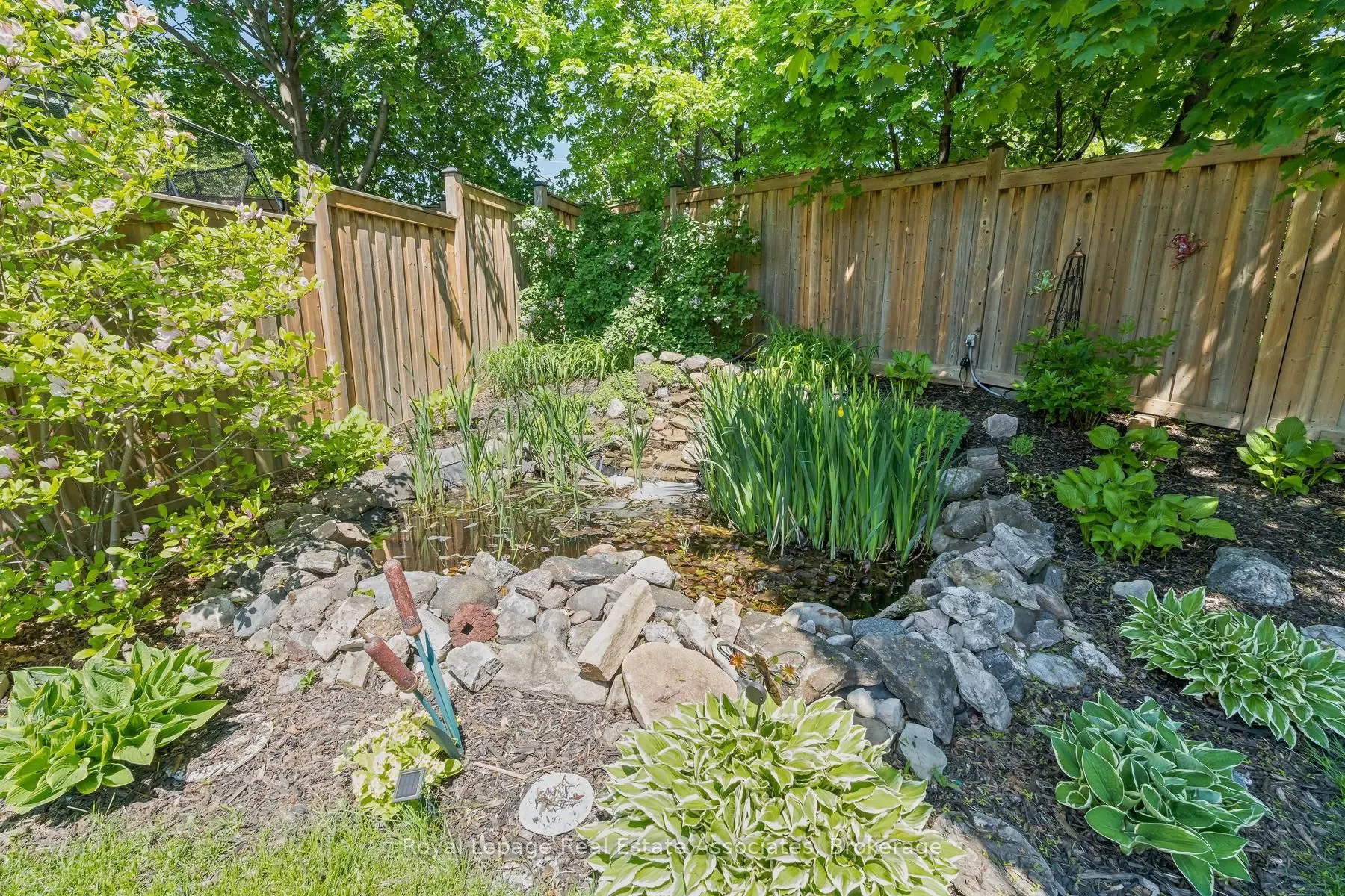 26 Marilyn Crescent