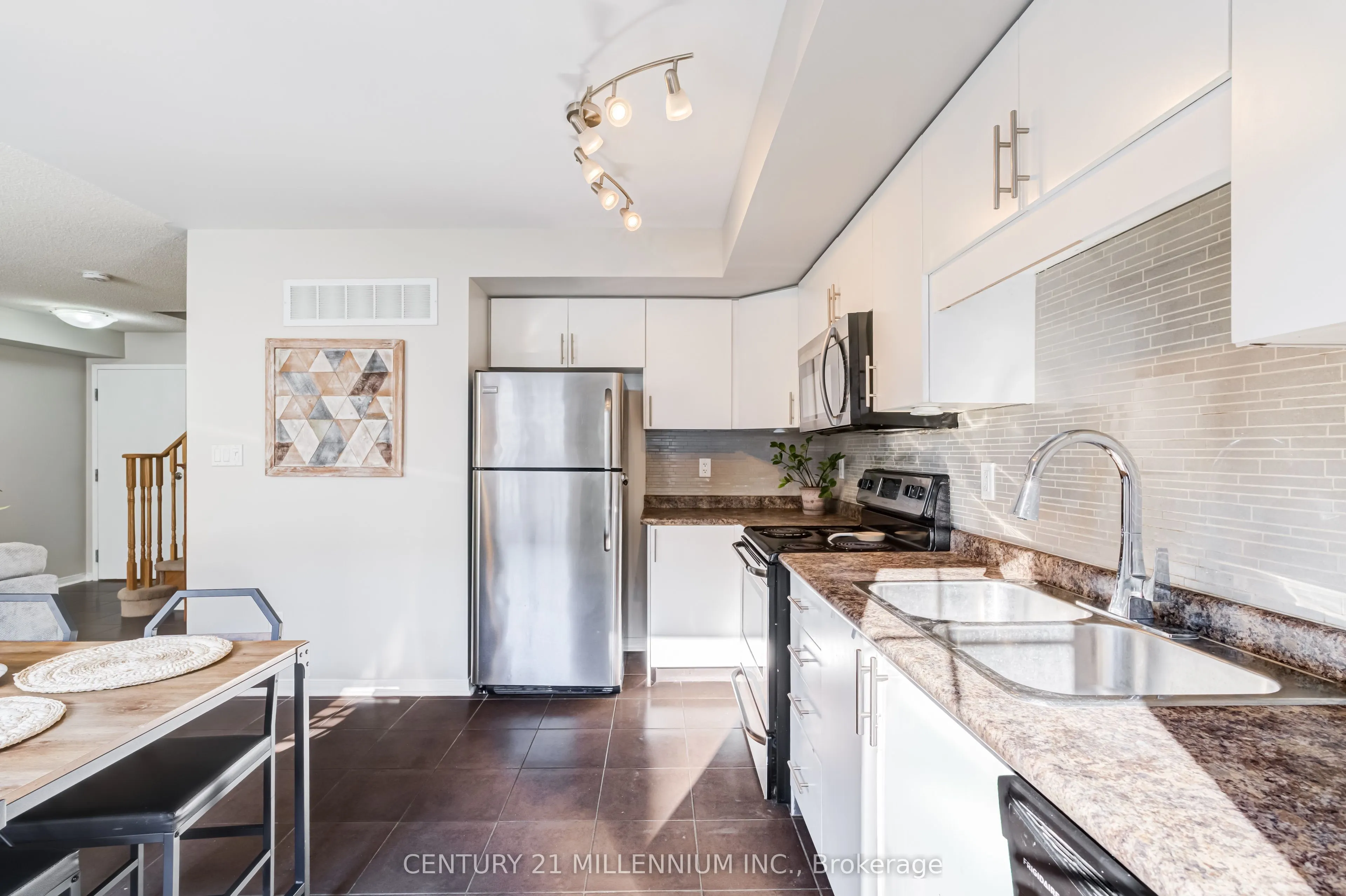 5 Armstrong Street #9