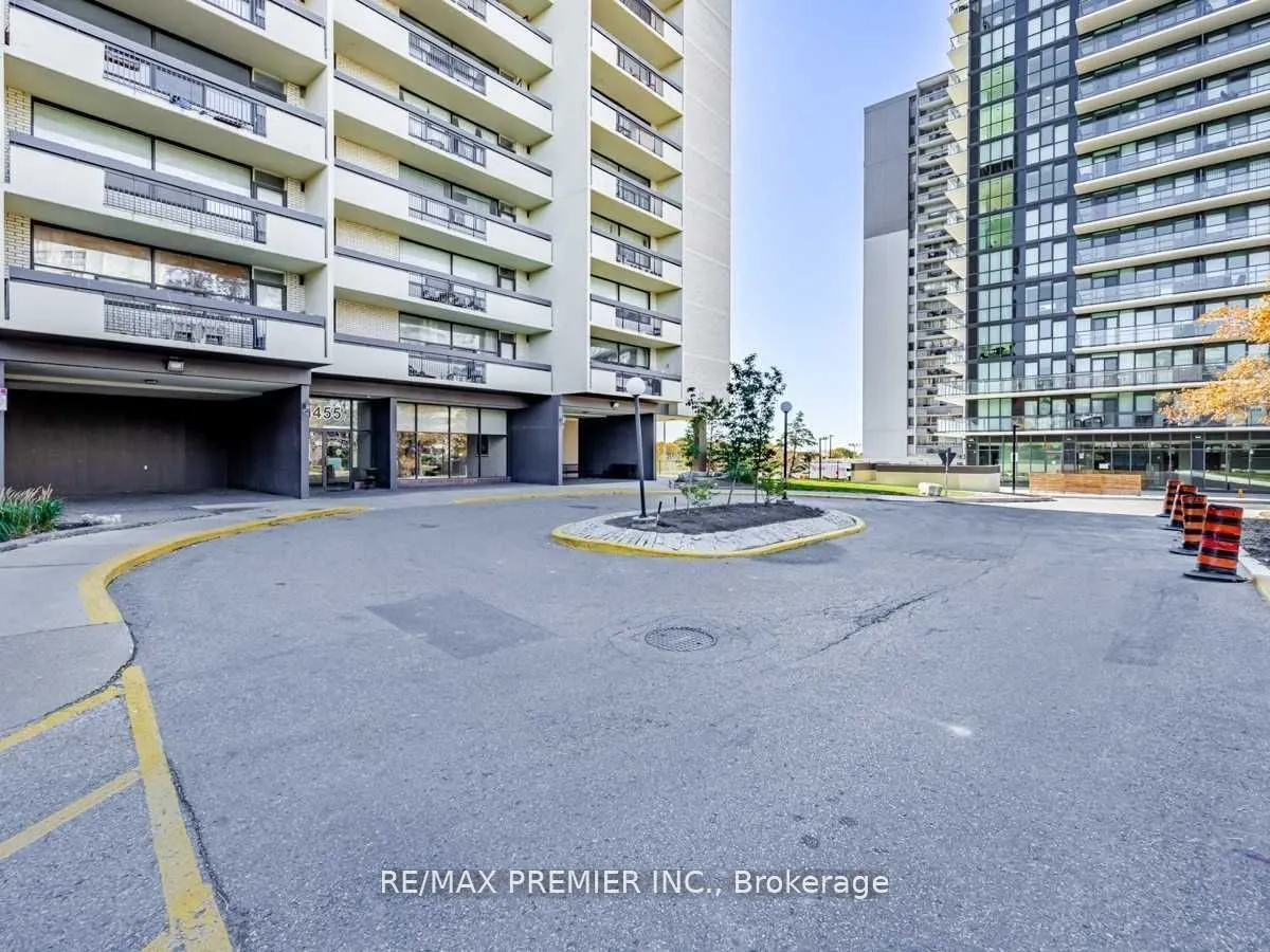 1455 Lawrence Avenue W #2004