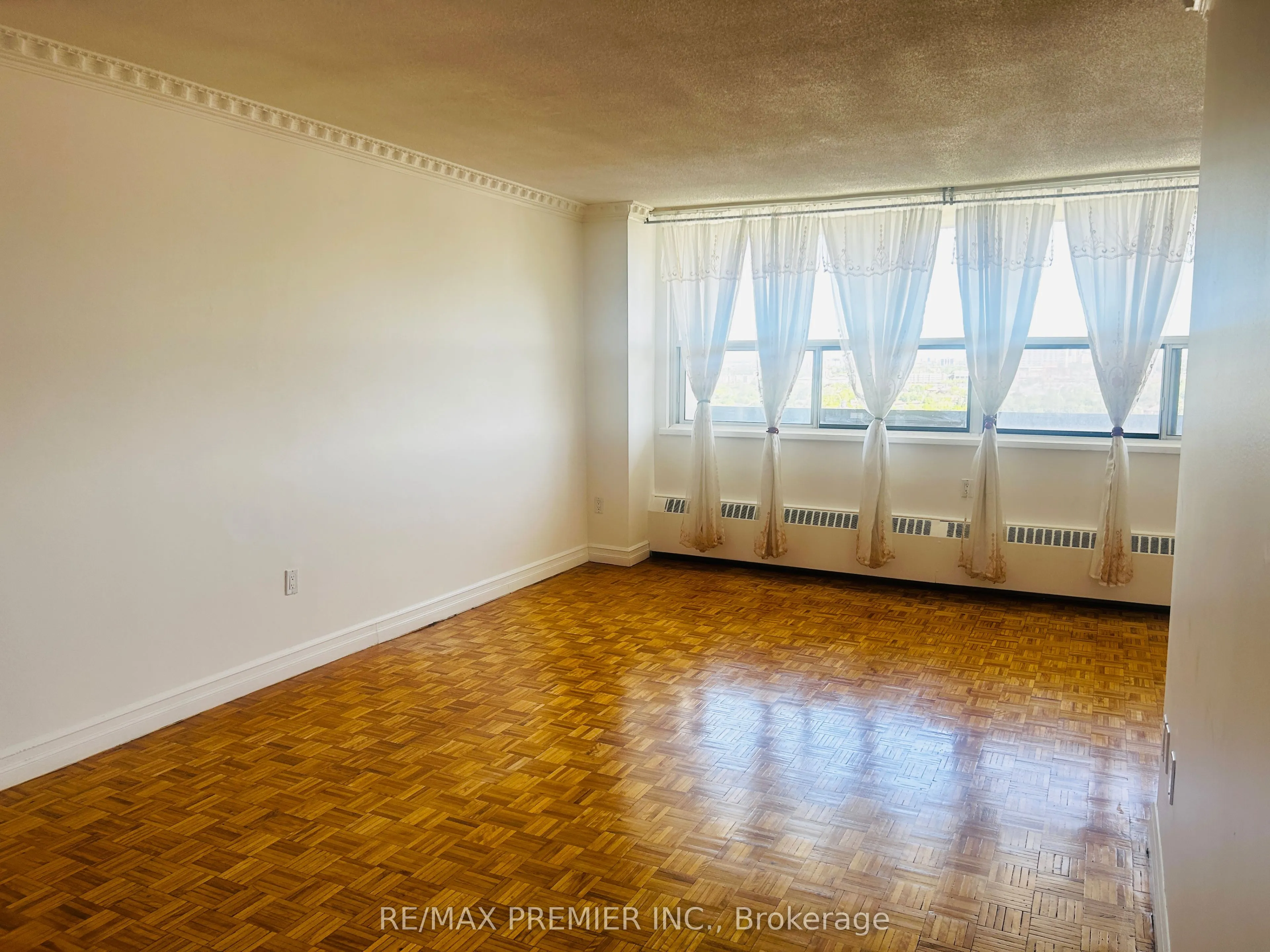 1455 Lawrence Avenue W #2004