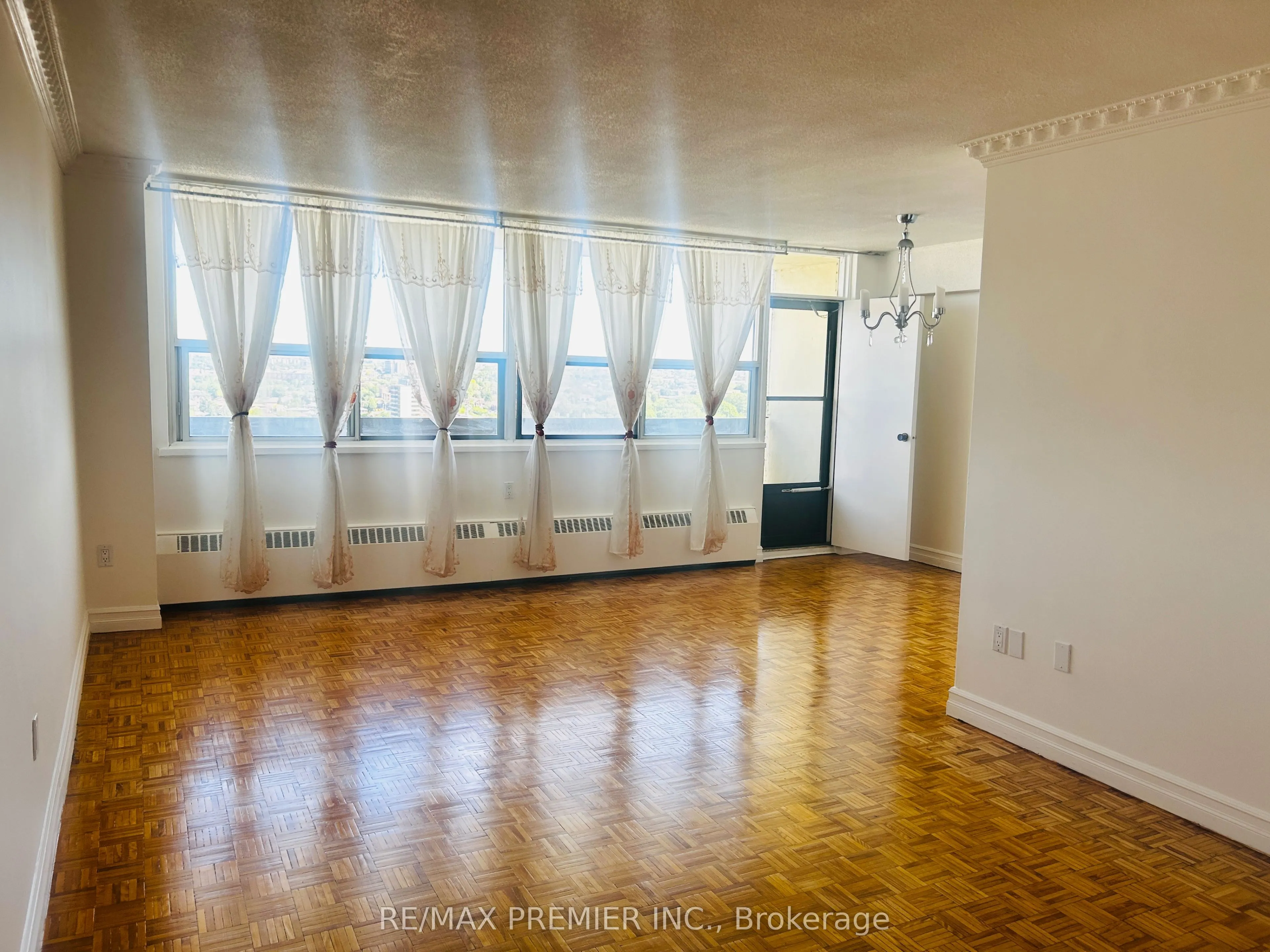 1455 Lawrence Avenue W #2004
