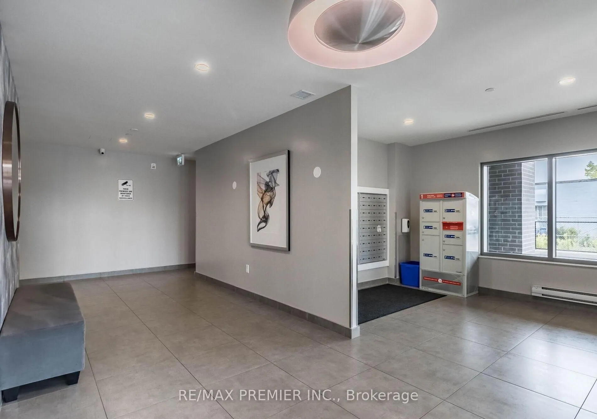 716 Main Street E #905
