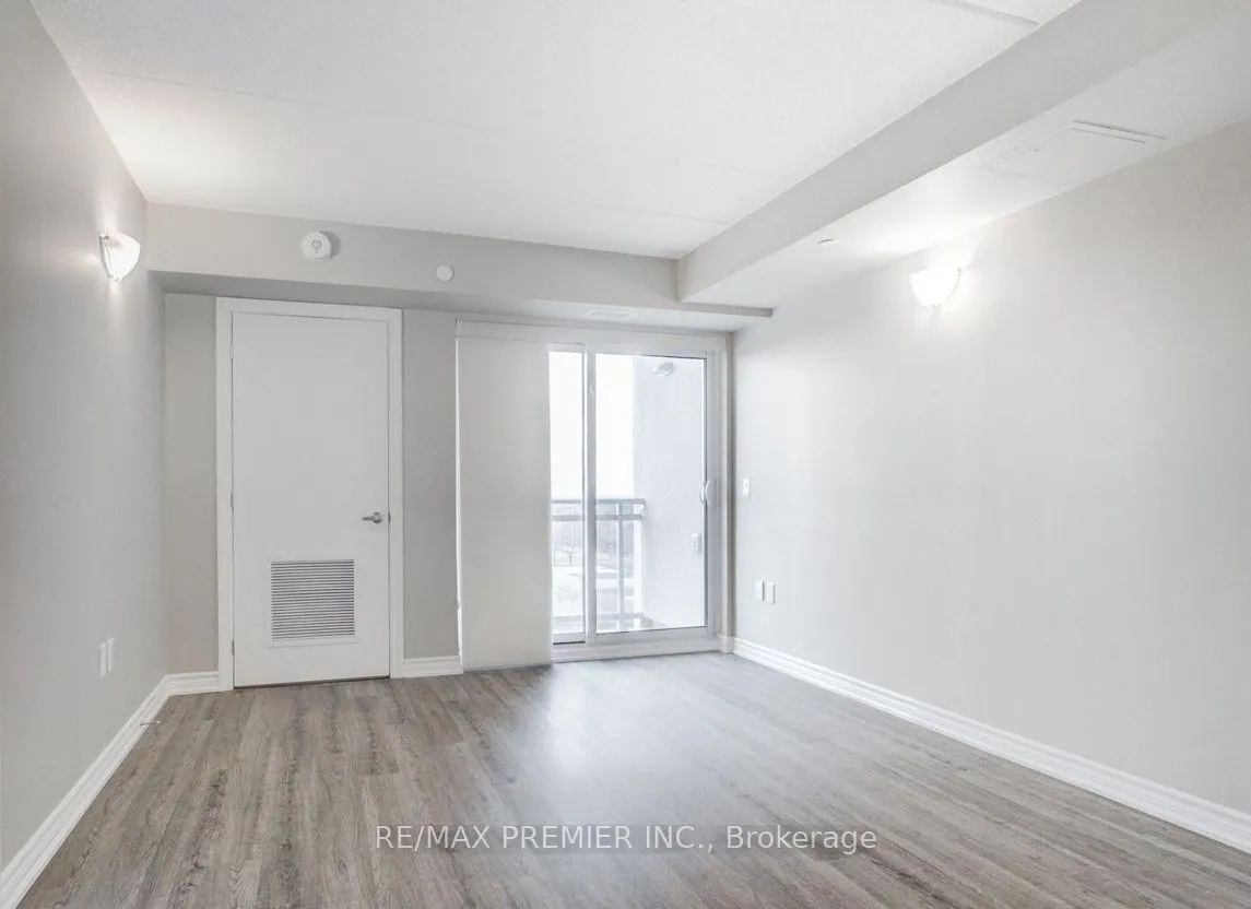 716 Main Street E #905