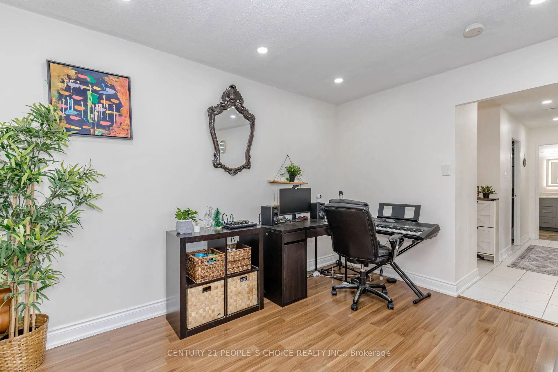 3577 Derry Road E #906