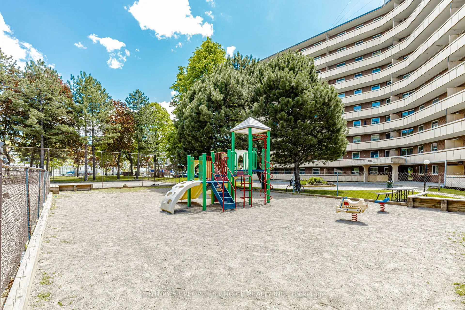 3577 Derry Road E #906