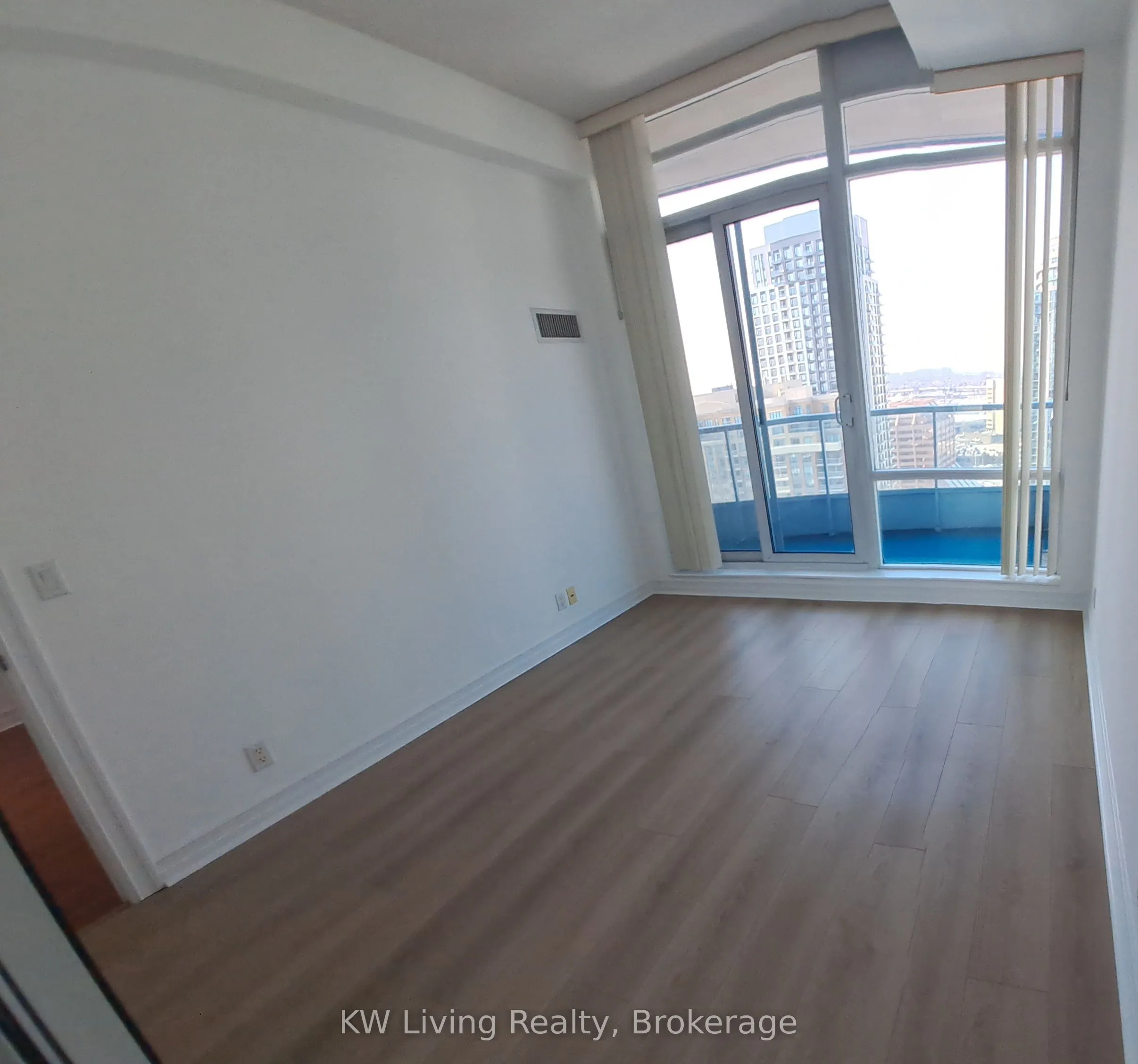 33 Elm Drive W #2806