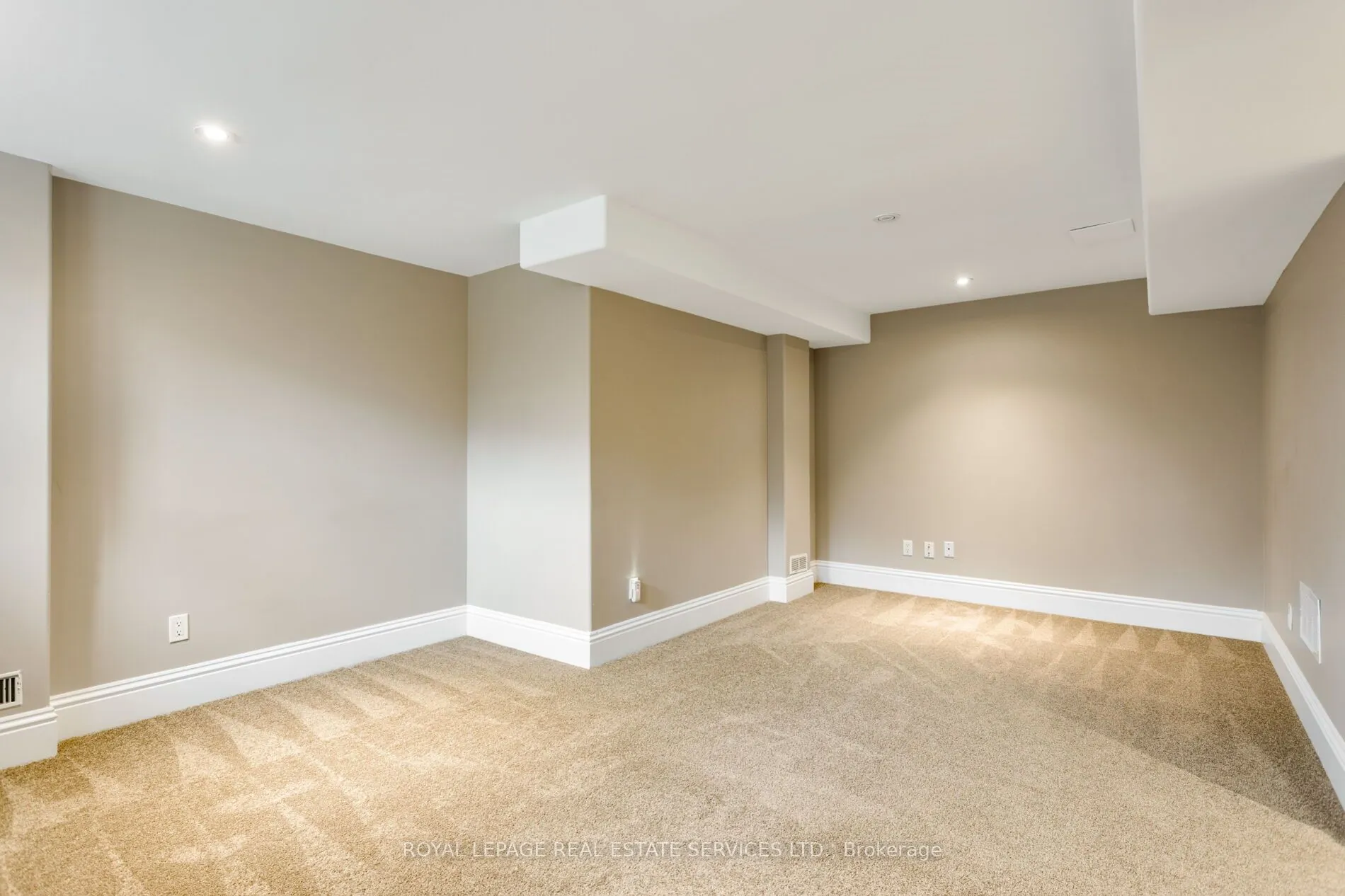 1387 Willowdown Road