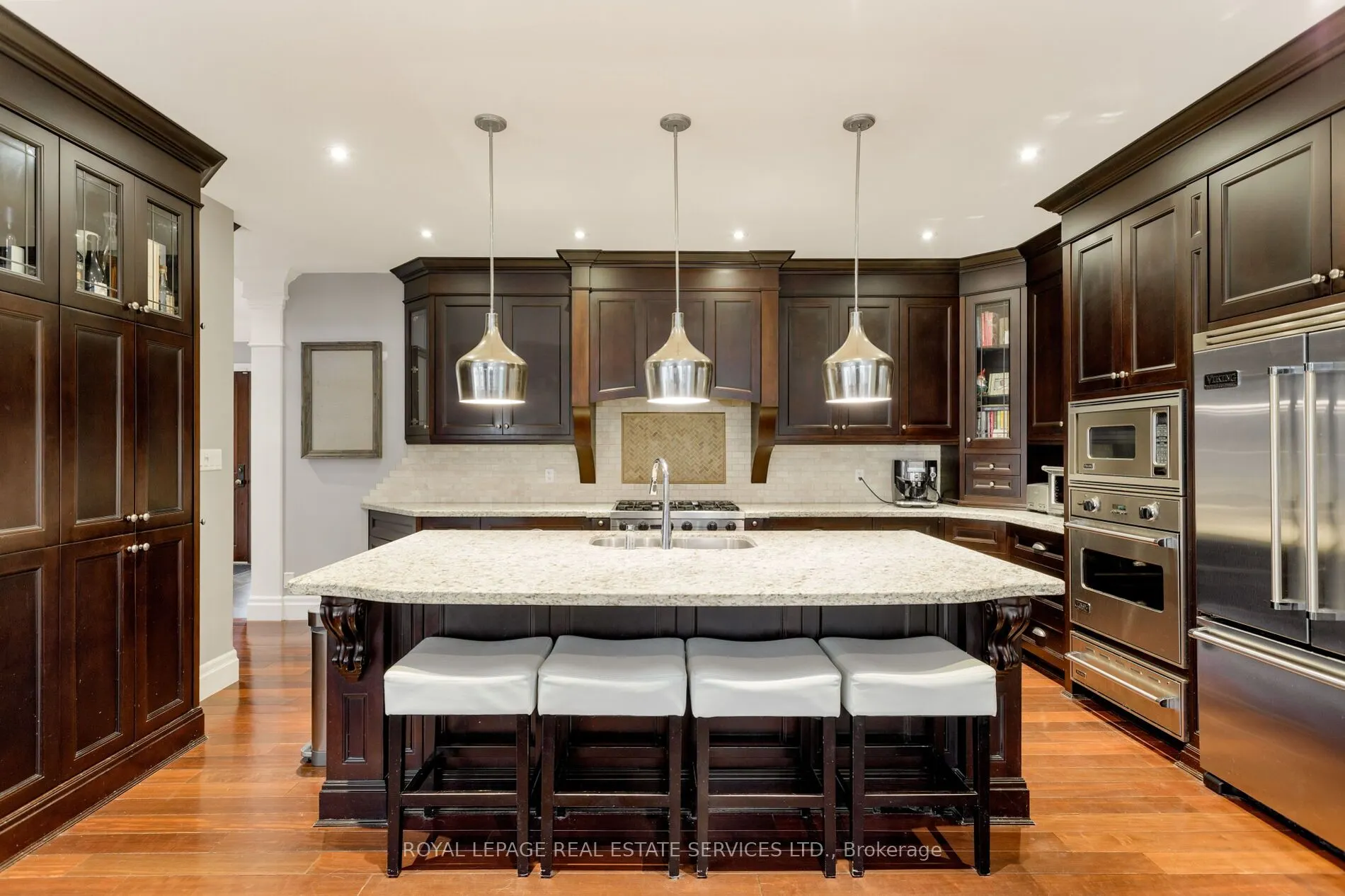 1387 Willowdown Road