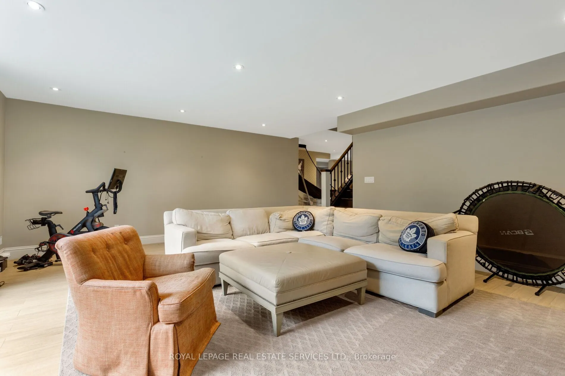 1387 Willowdown Road