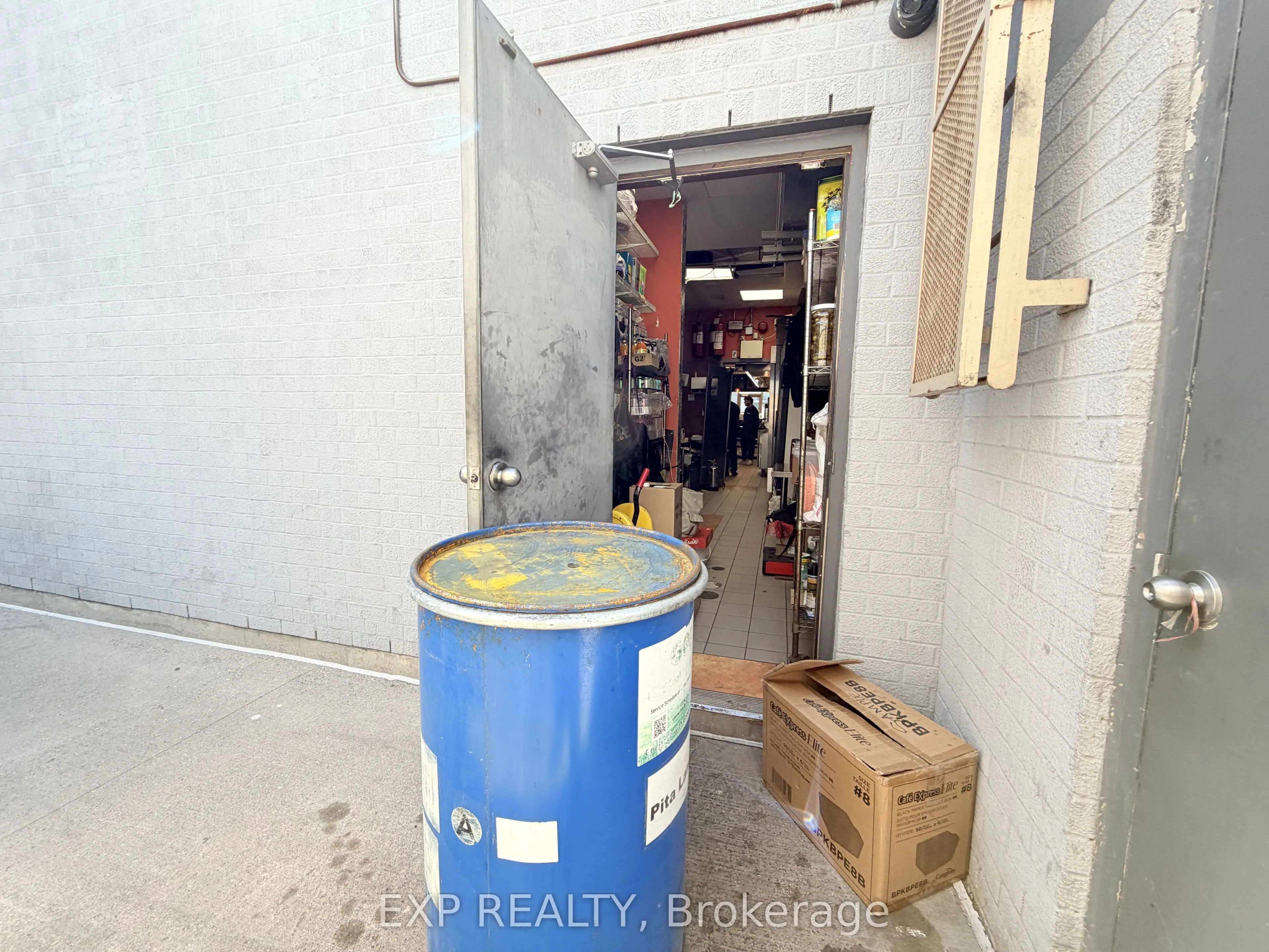 30 Eglinton Avenue W