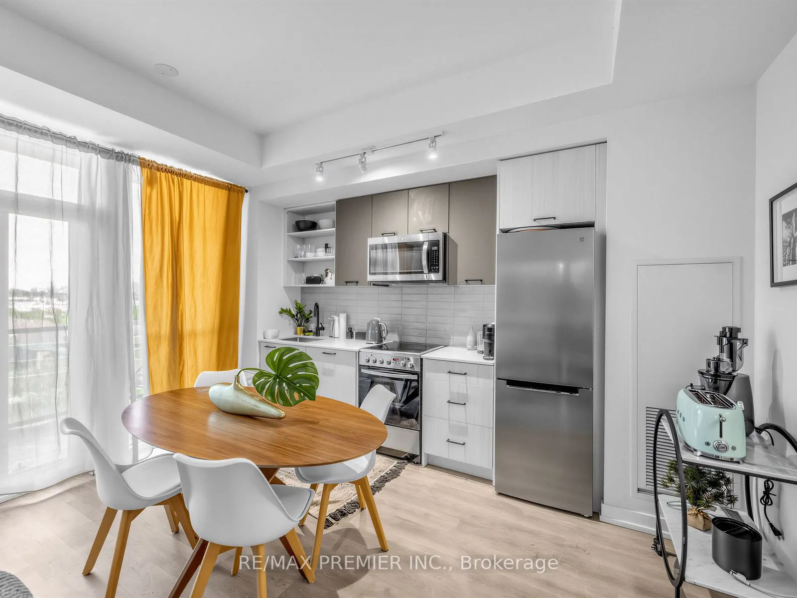 2300 St Clair Avenue W #615