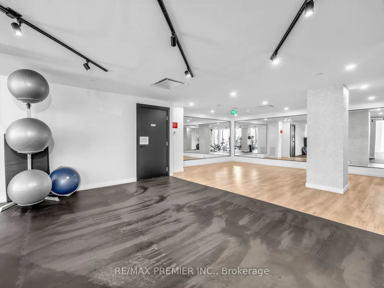 2300 St Clair Avenue W #615
