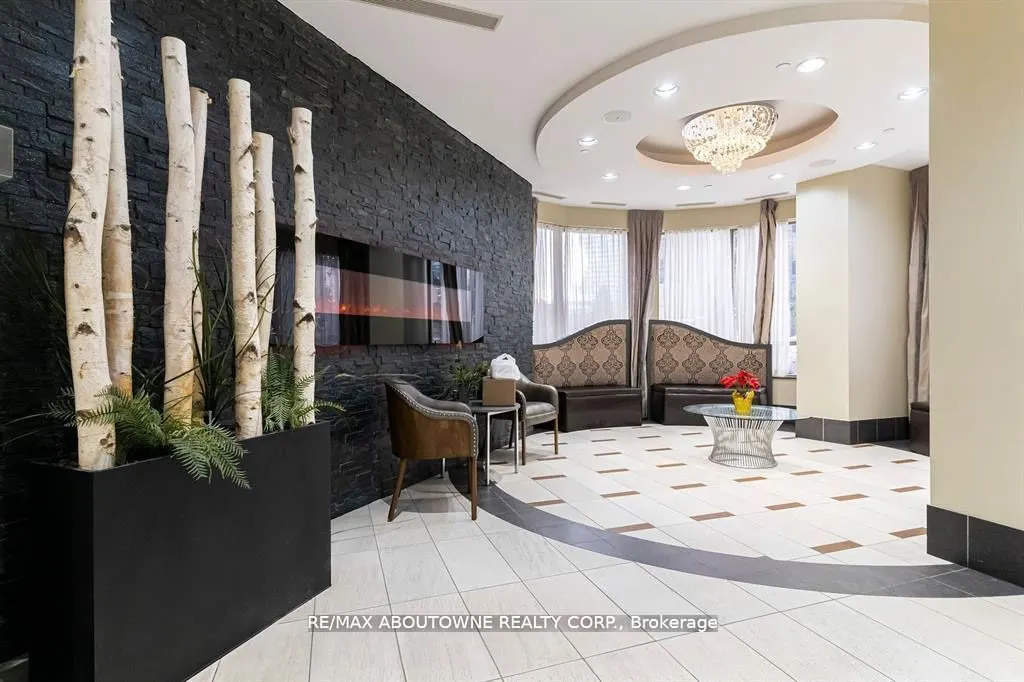 310 Burnhamthorpe Road W #401