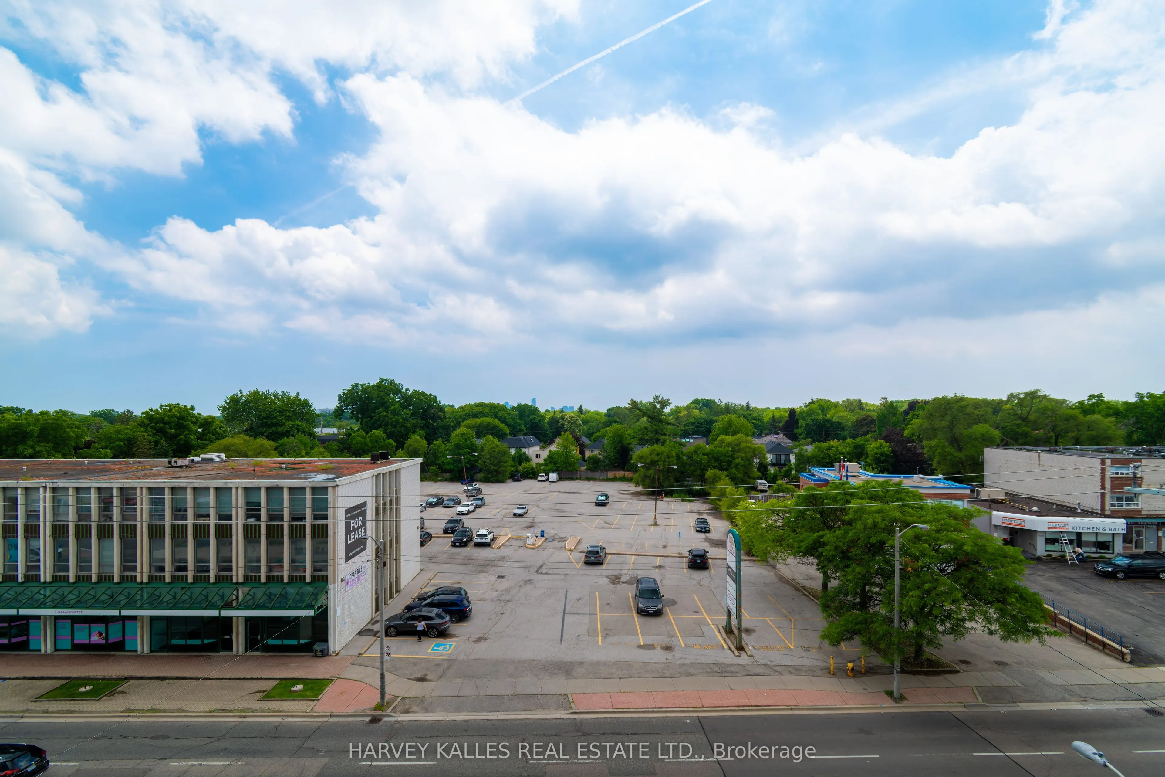 4208 Dundas Street W #412