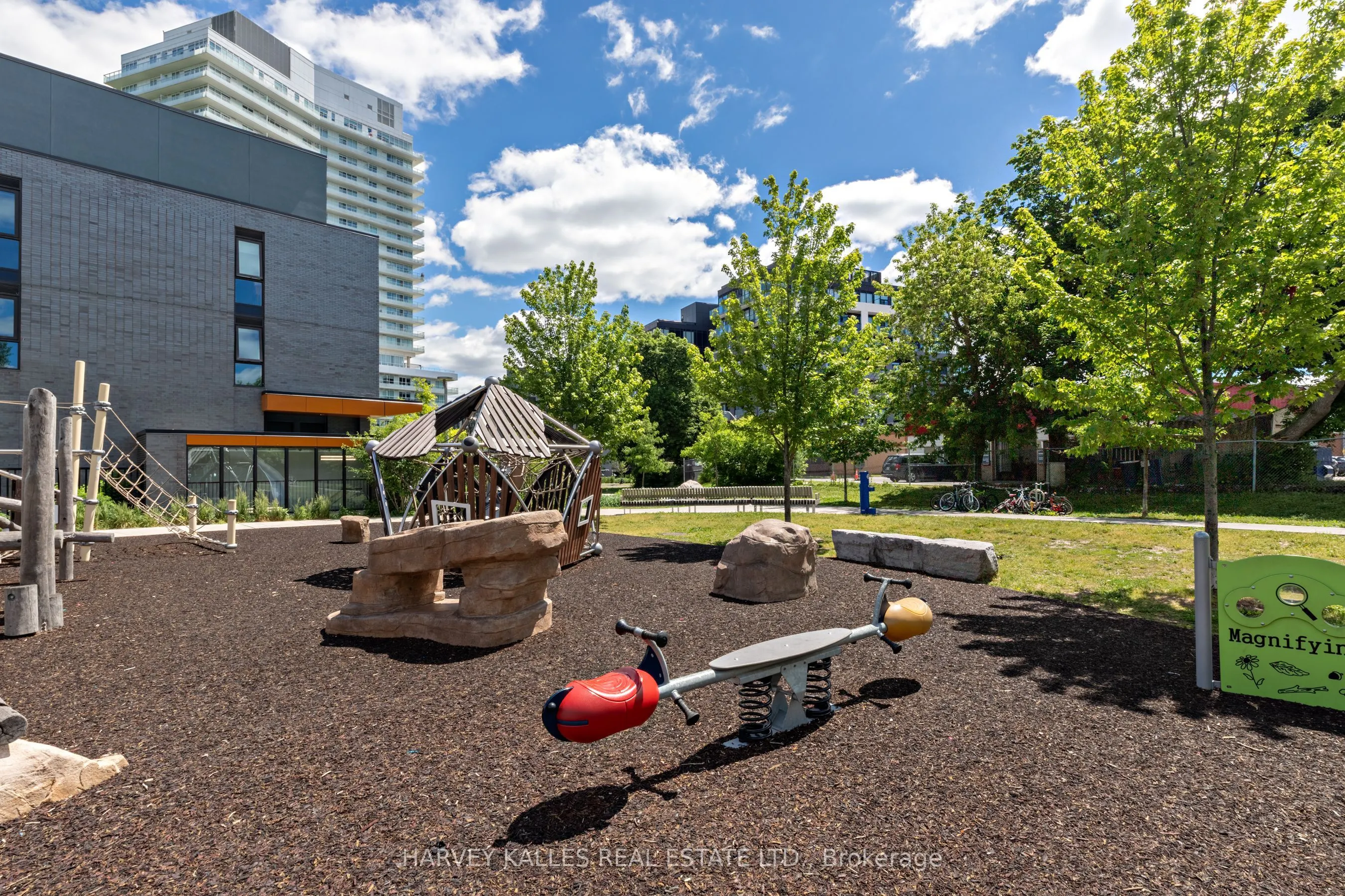 4208 Dundas Street W #412