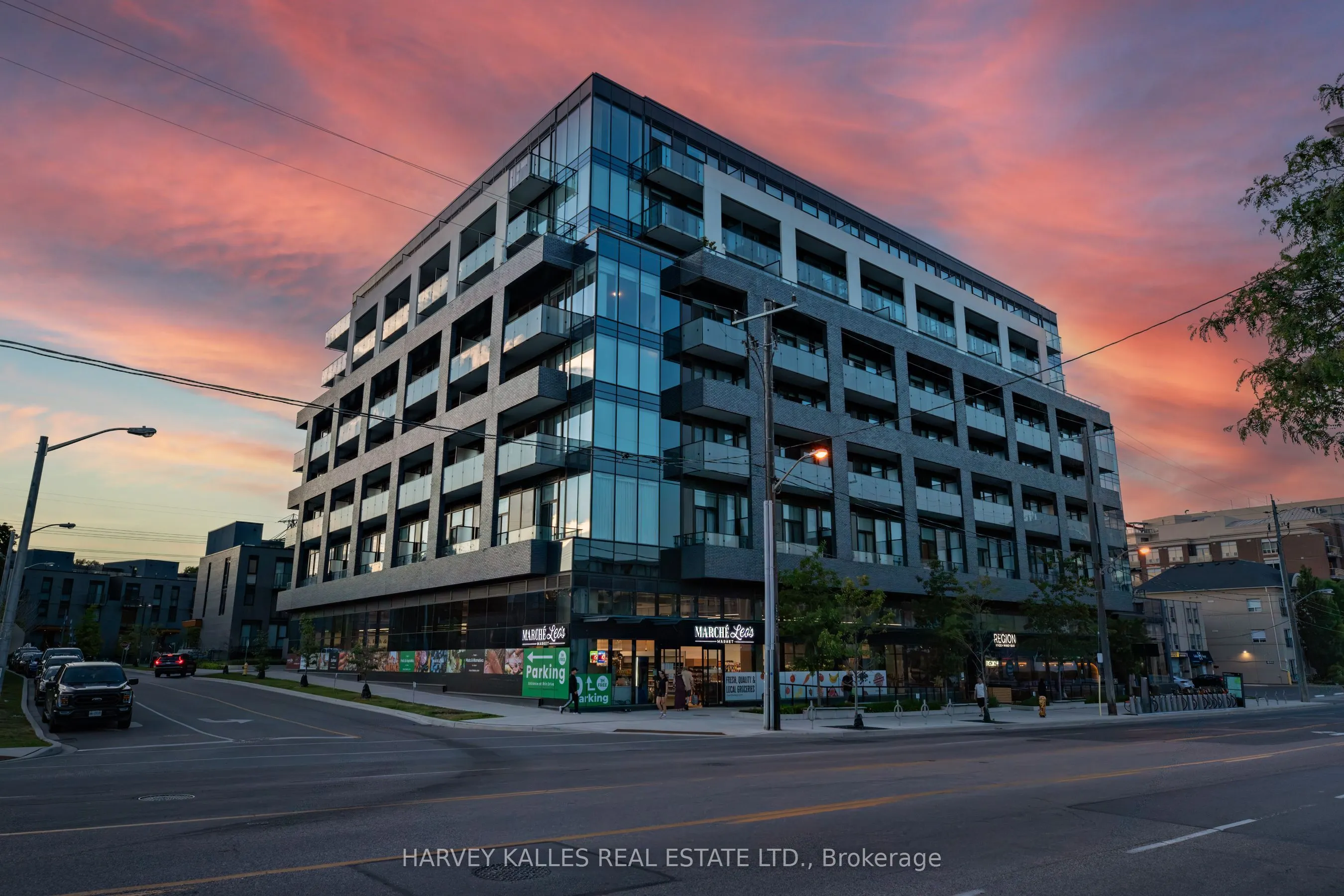 4208 Dundas Street W #412