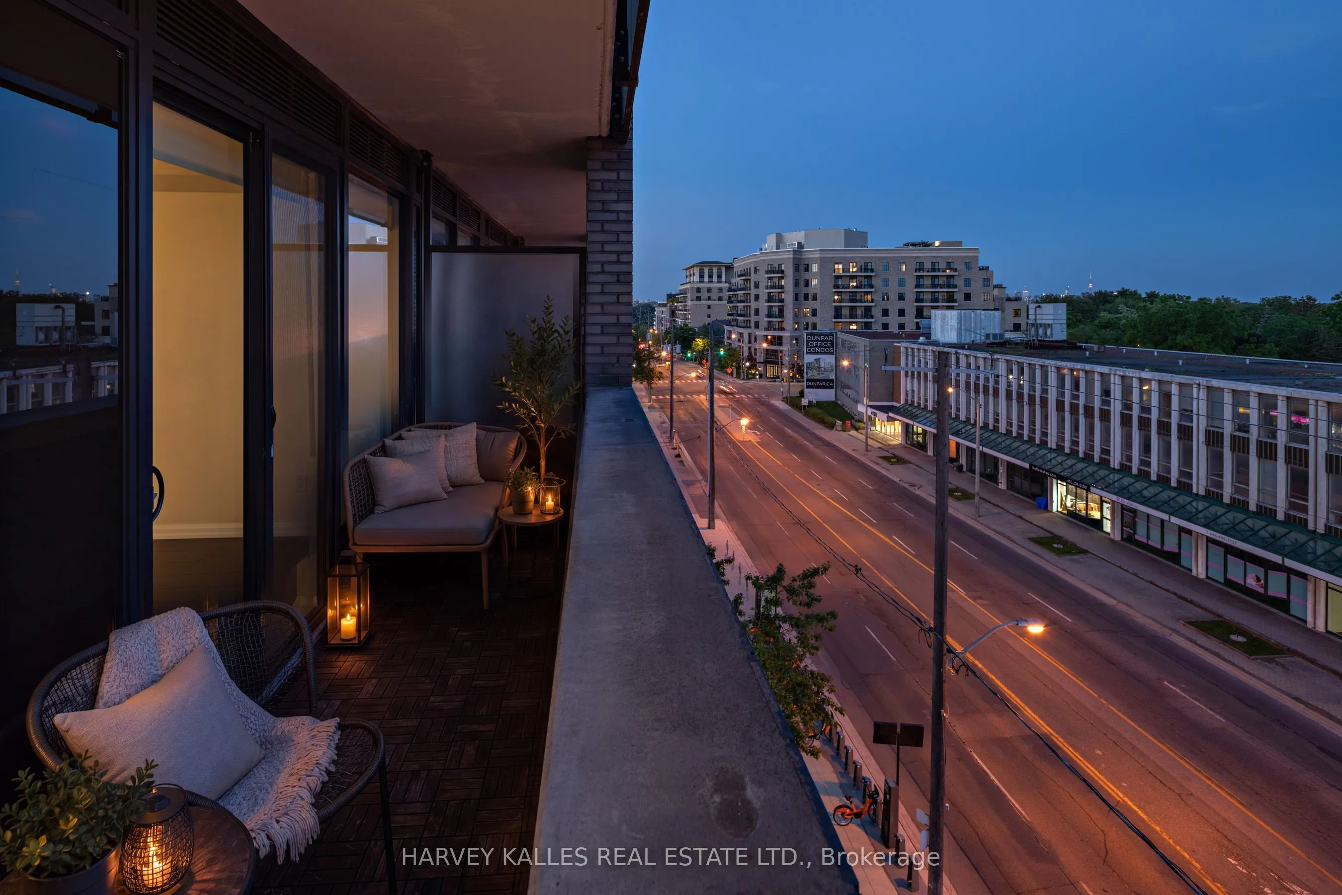 4208 Dundas Street W #412