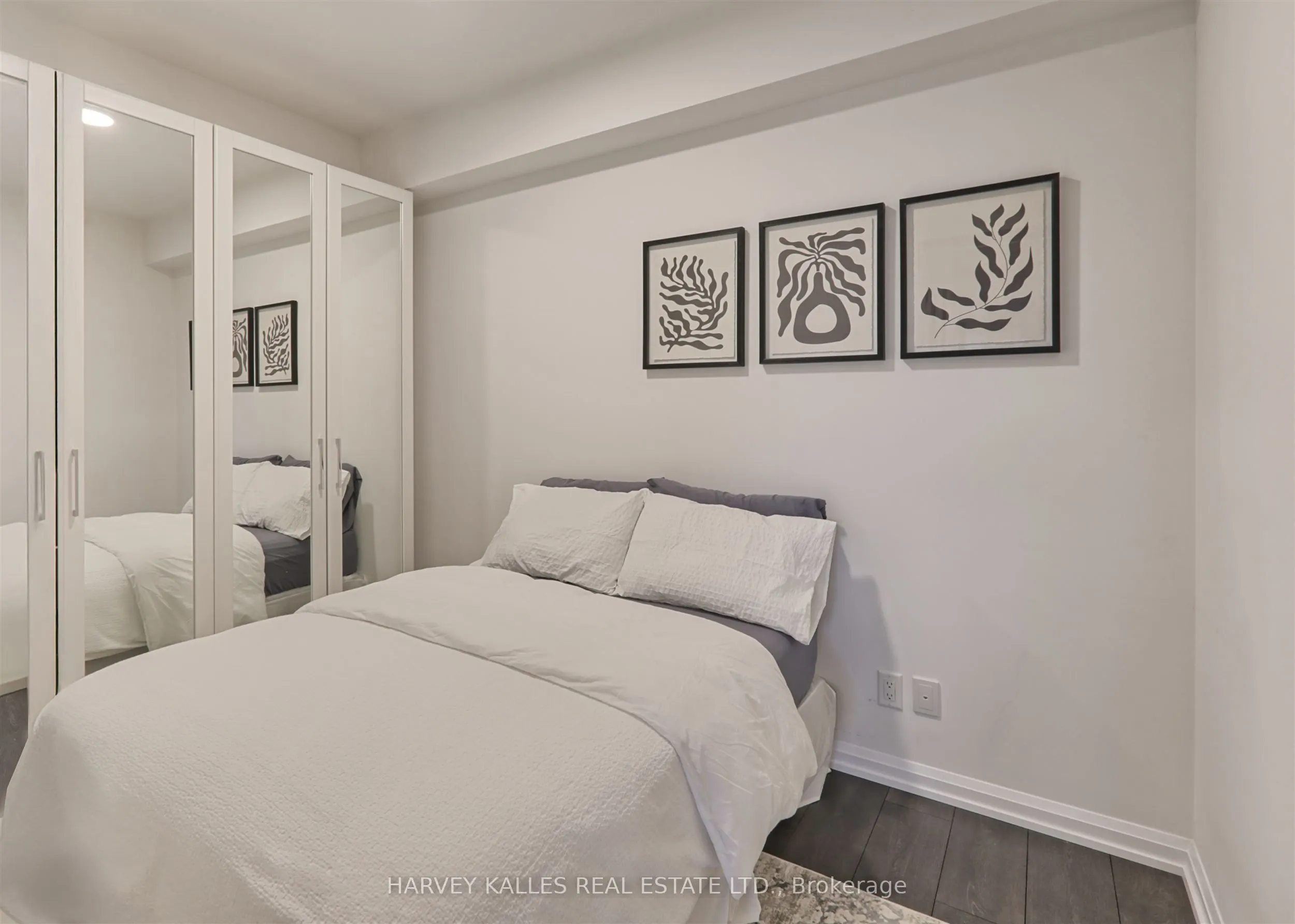 4208 Dundas Street W #412