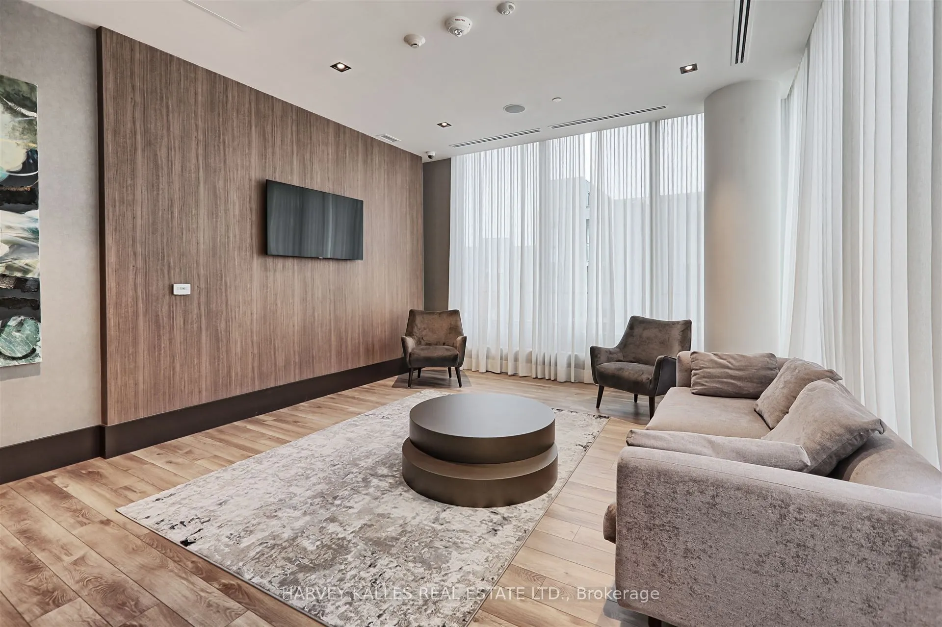 4208 Dundas Street W #412