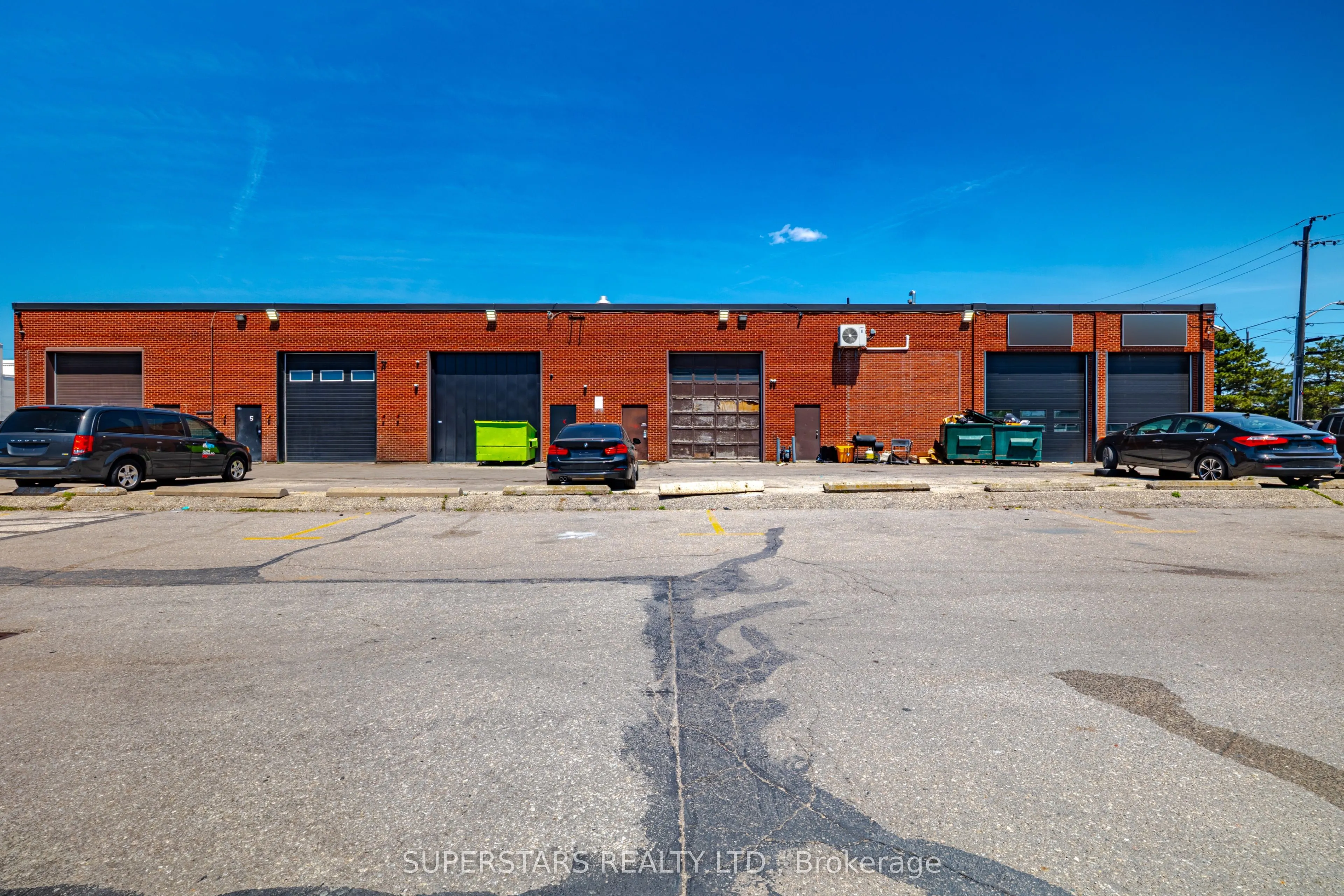5235 Steeles Avenue W