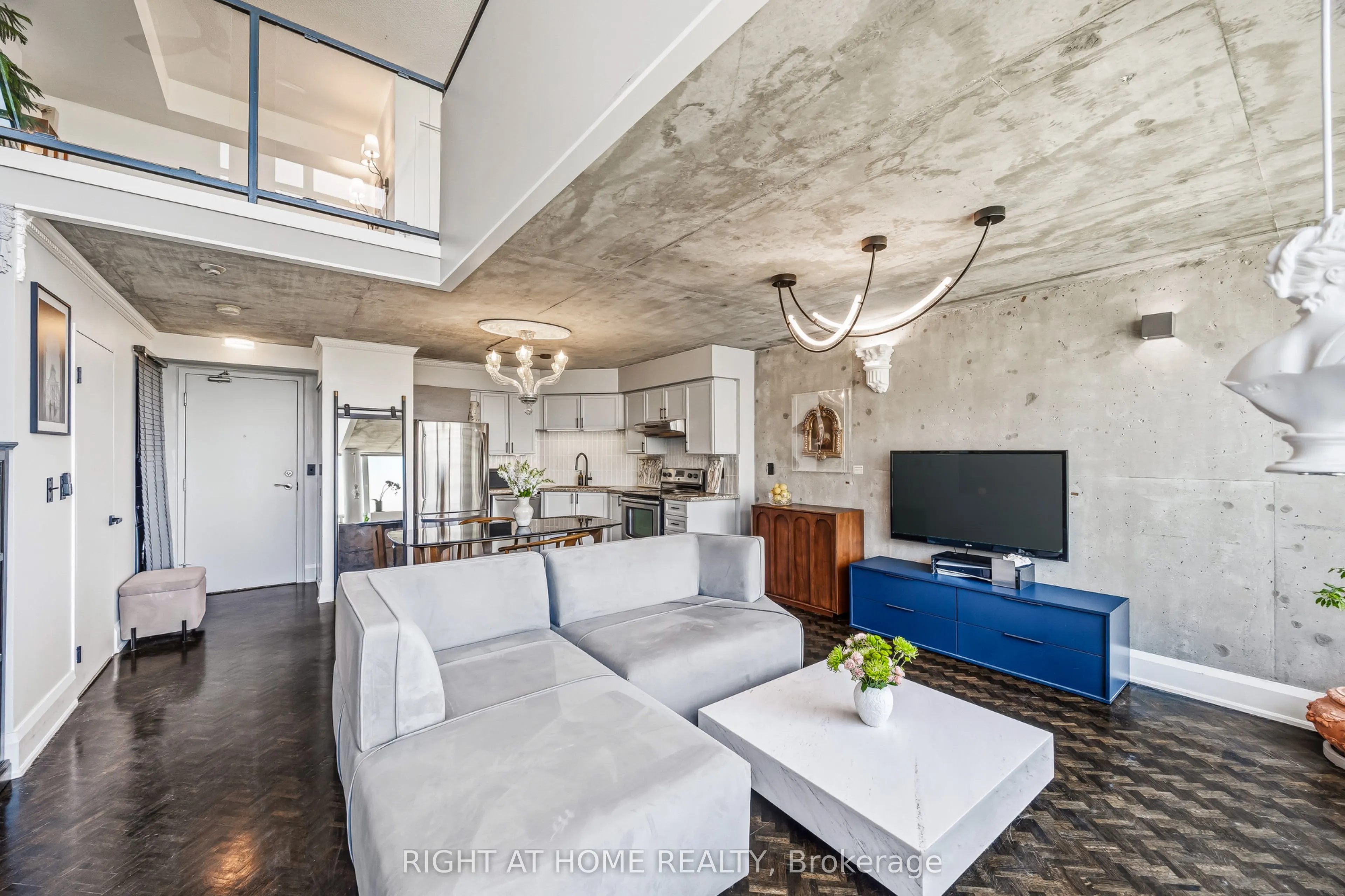 250 Manitoba Street #612