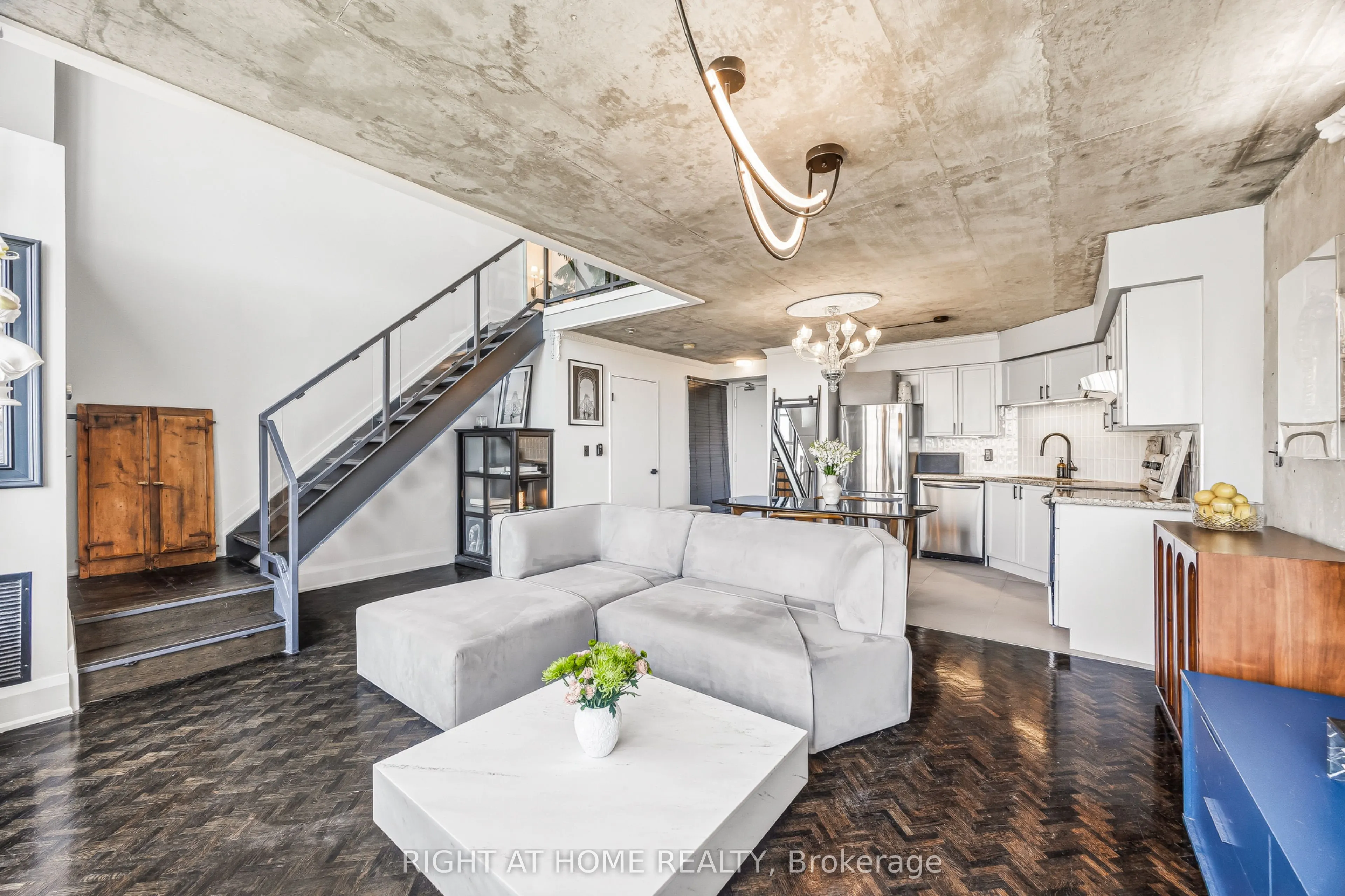 250 Manitoba Street #612
