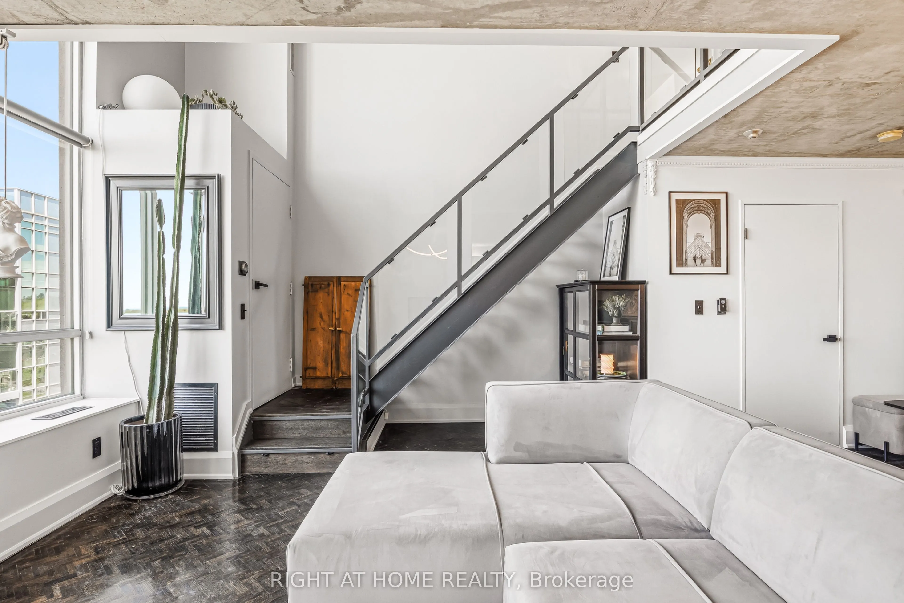 250 Manitoba Street #612