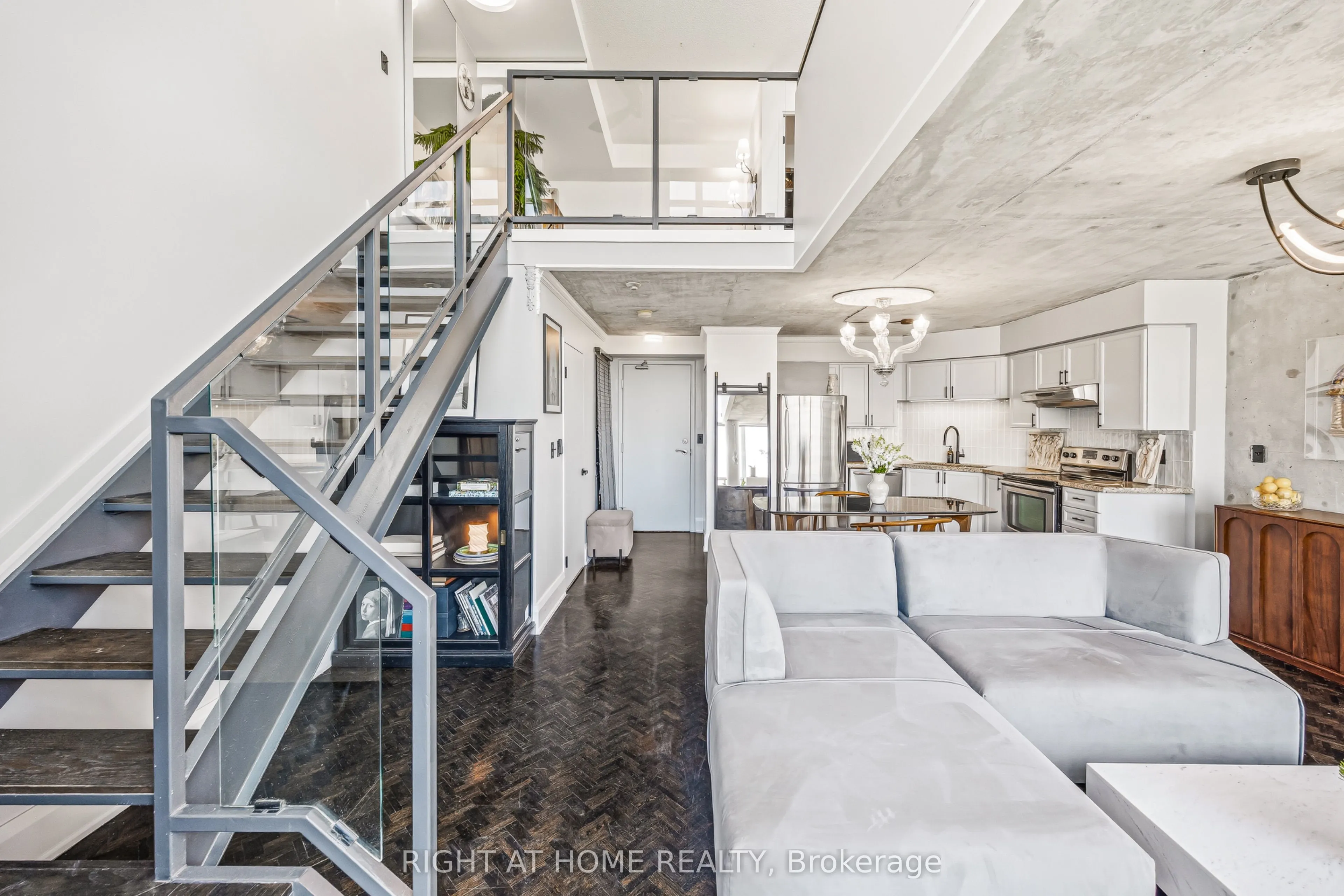 250 Manitoba Street #612