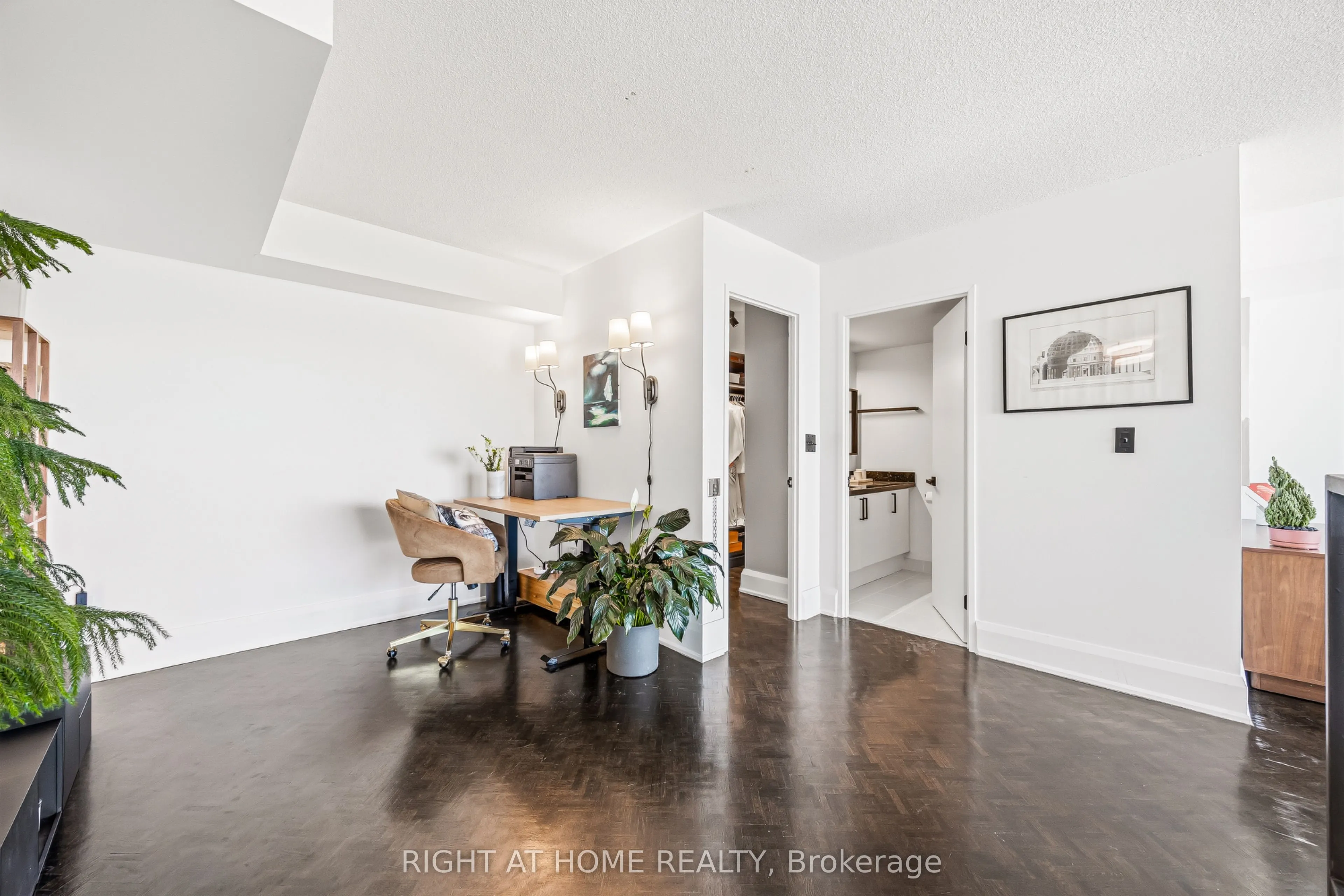 250 Manitoba Street #612