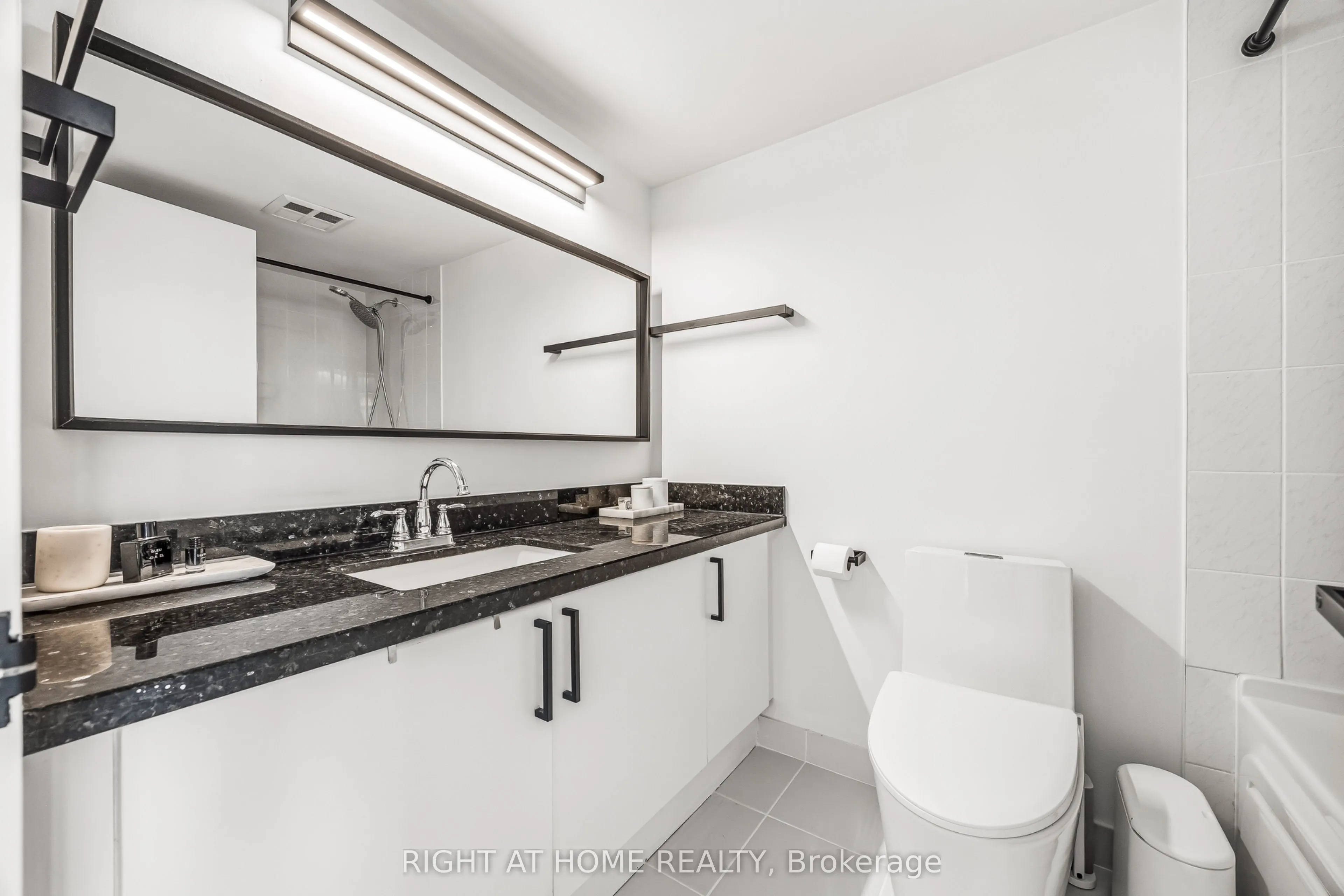 250 Manitoba Street #612