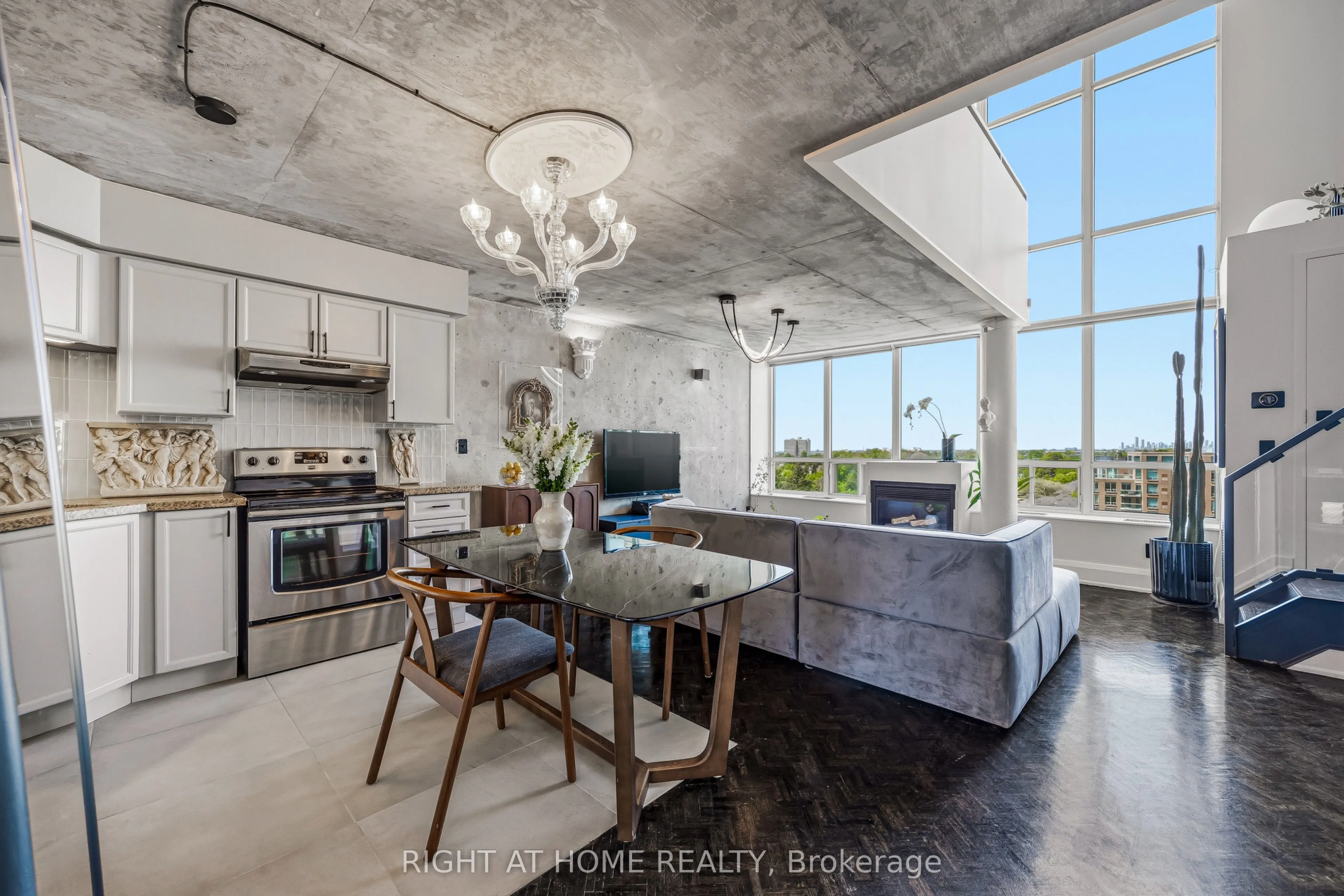 250 Manitoba Street #612