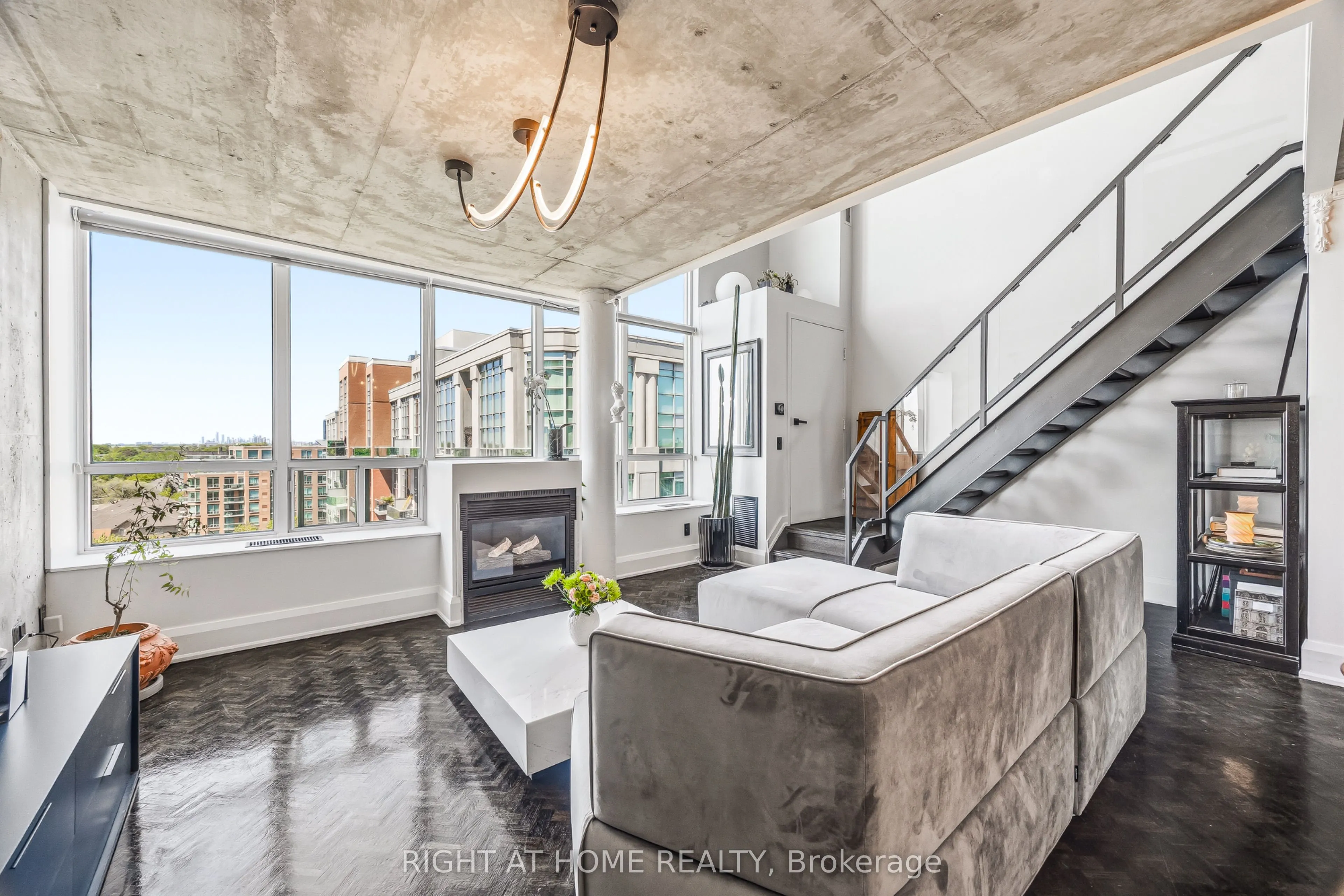 250 Manitoba Street #612