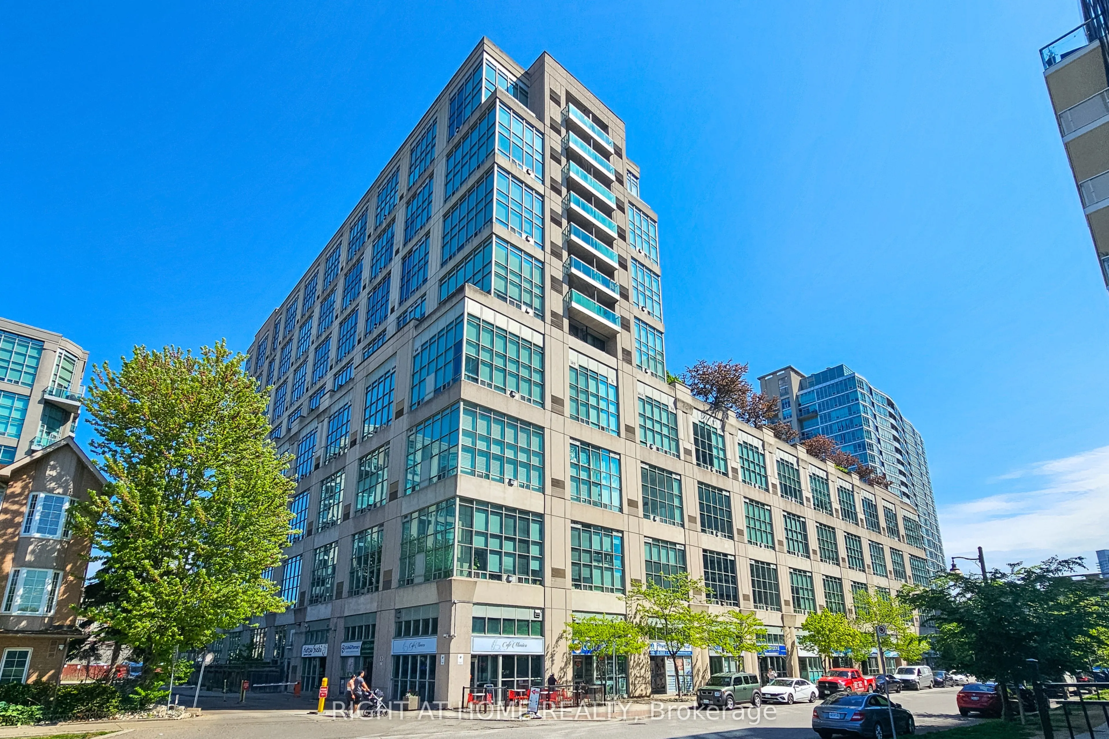 250 Manitoba Street #612