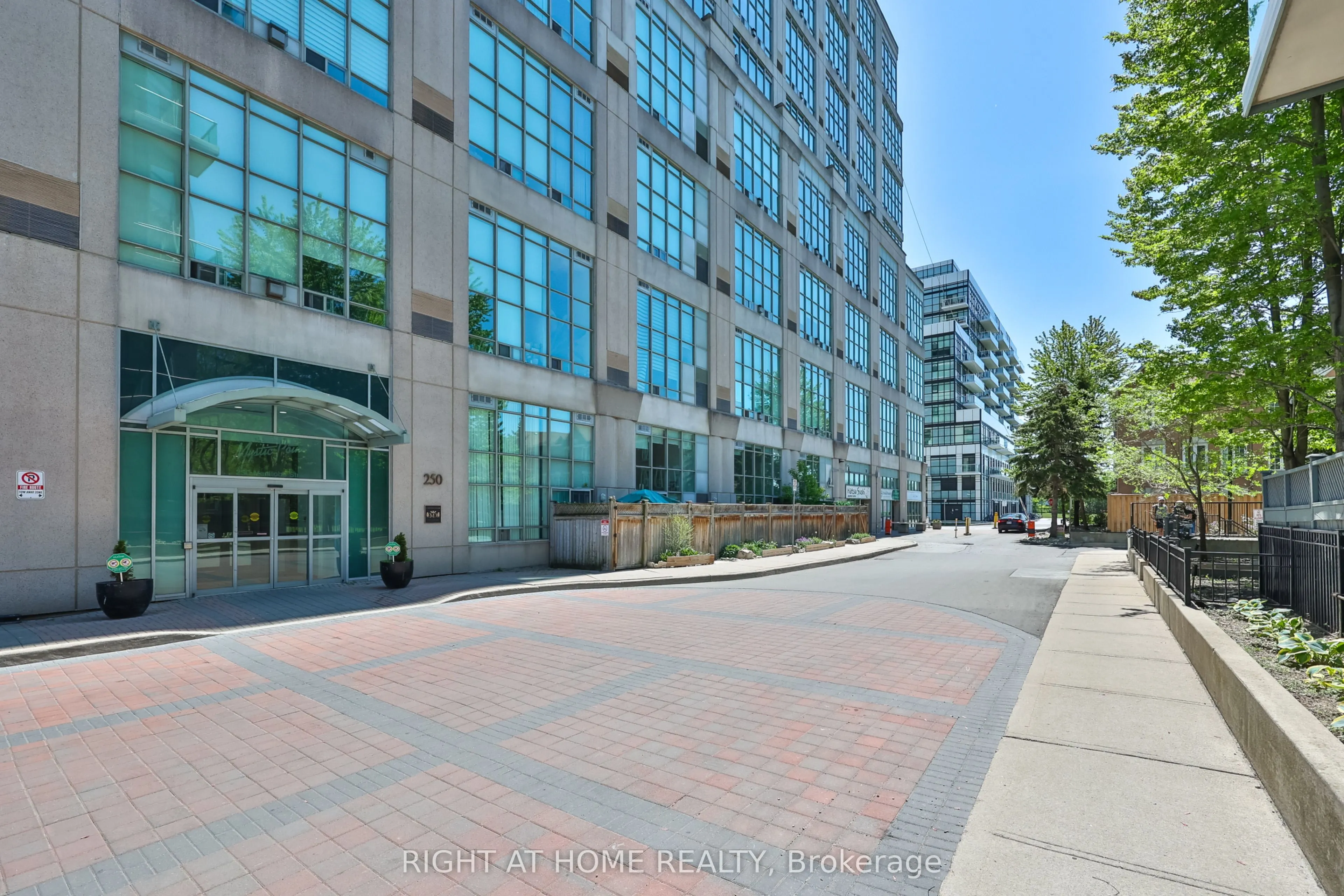 250 Manitoba Street #612