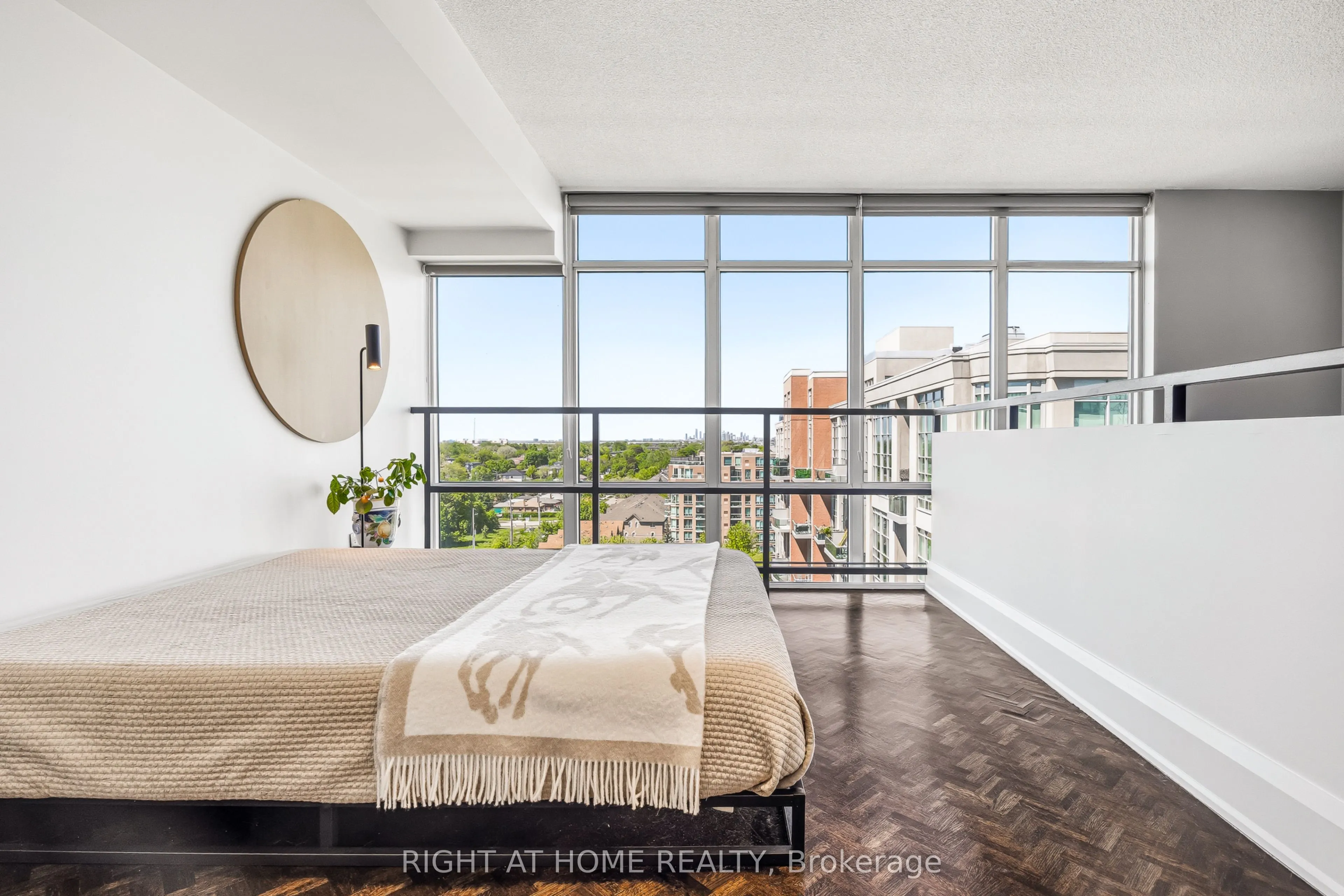 250 Manitoba Street #612